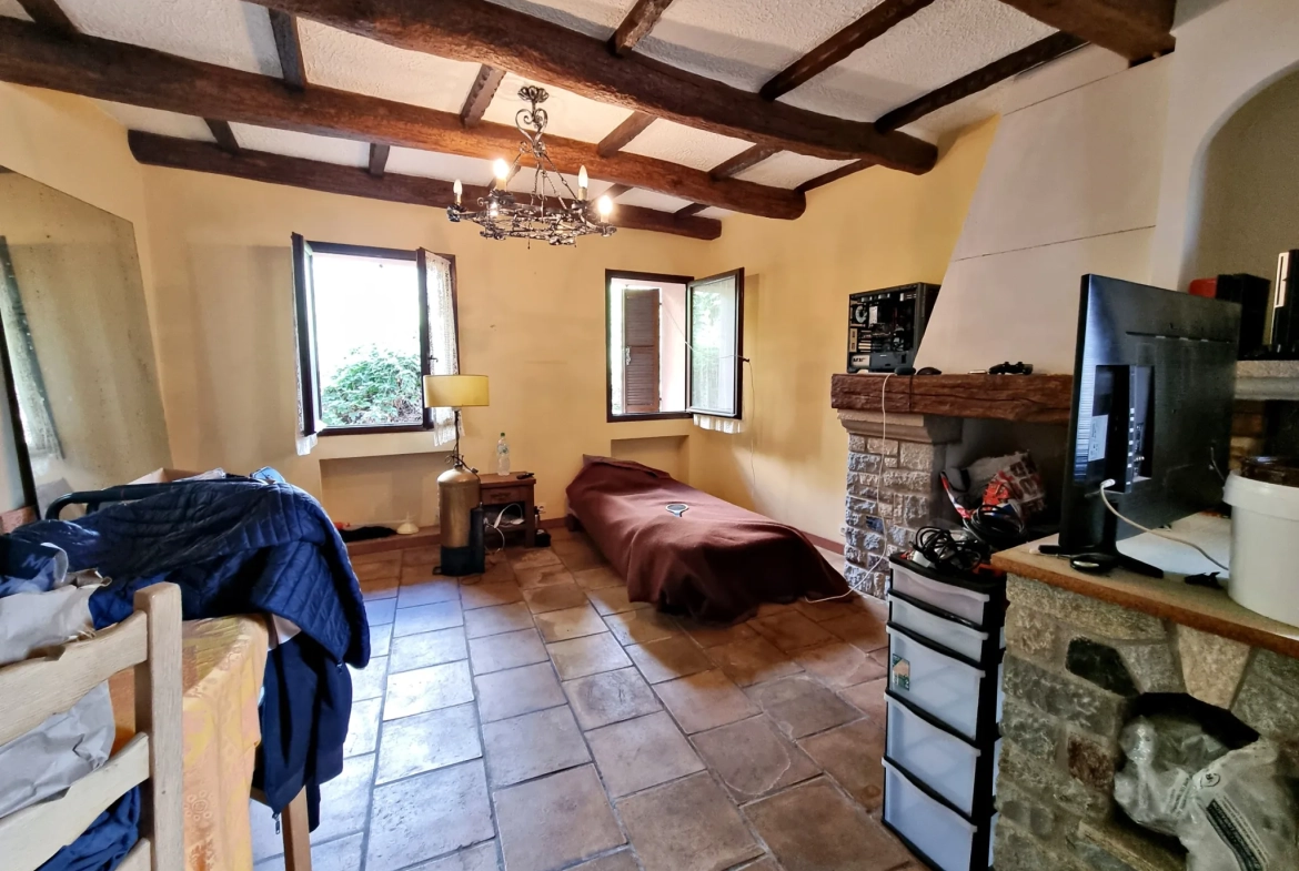Maison de village à Belvédère de 82 m² avec studio, vue dégagée et terrain 