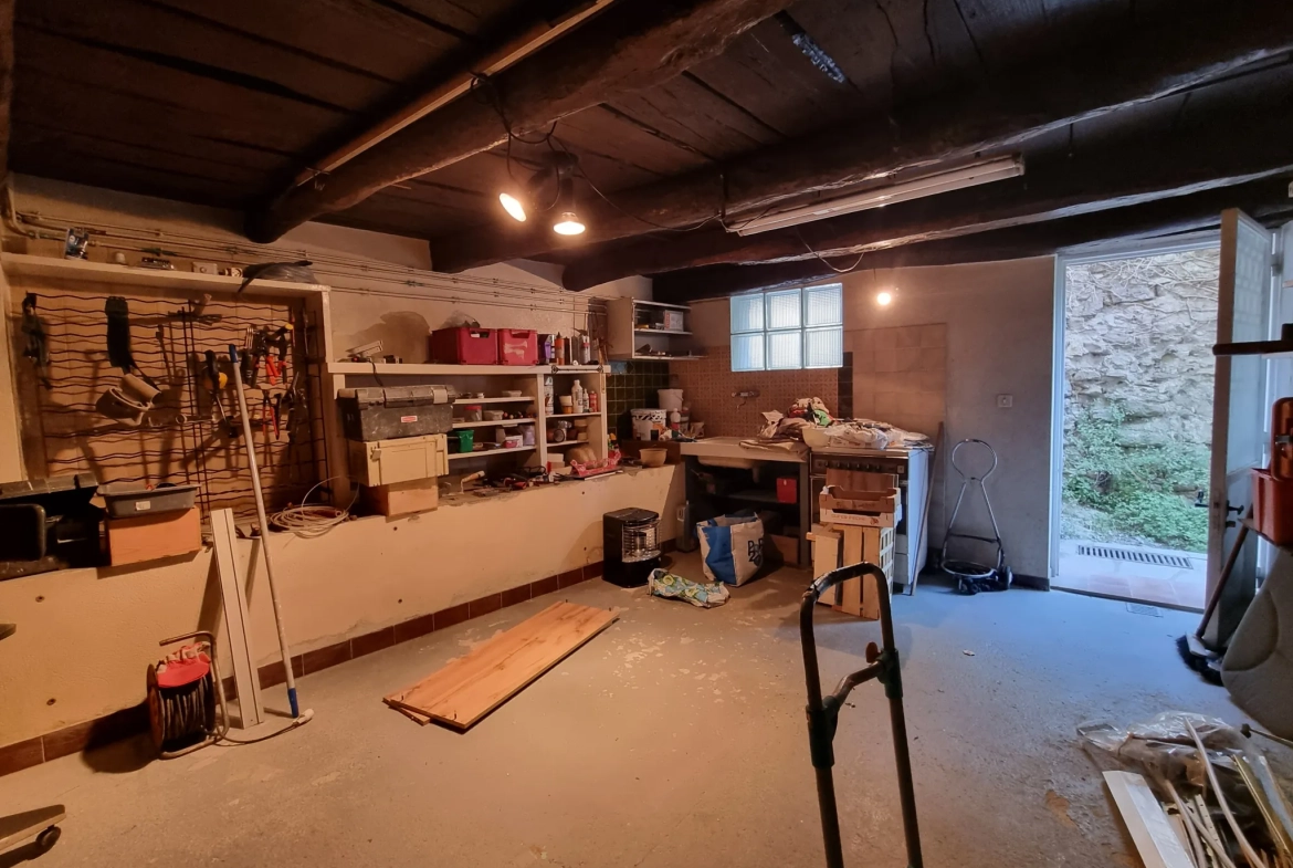 Maison de village à Belvédère de 82 m² avec studio, vue dégagée et terrain 