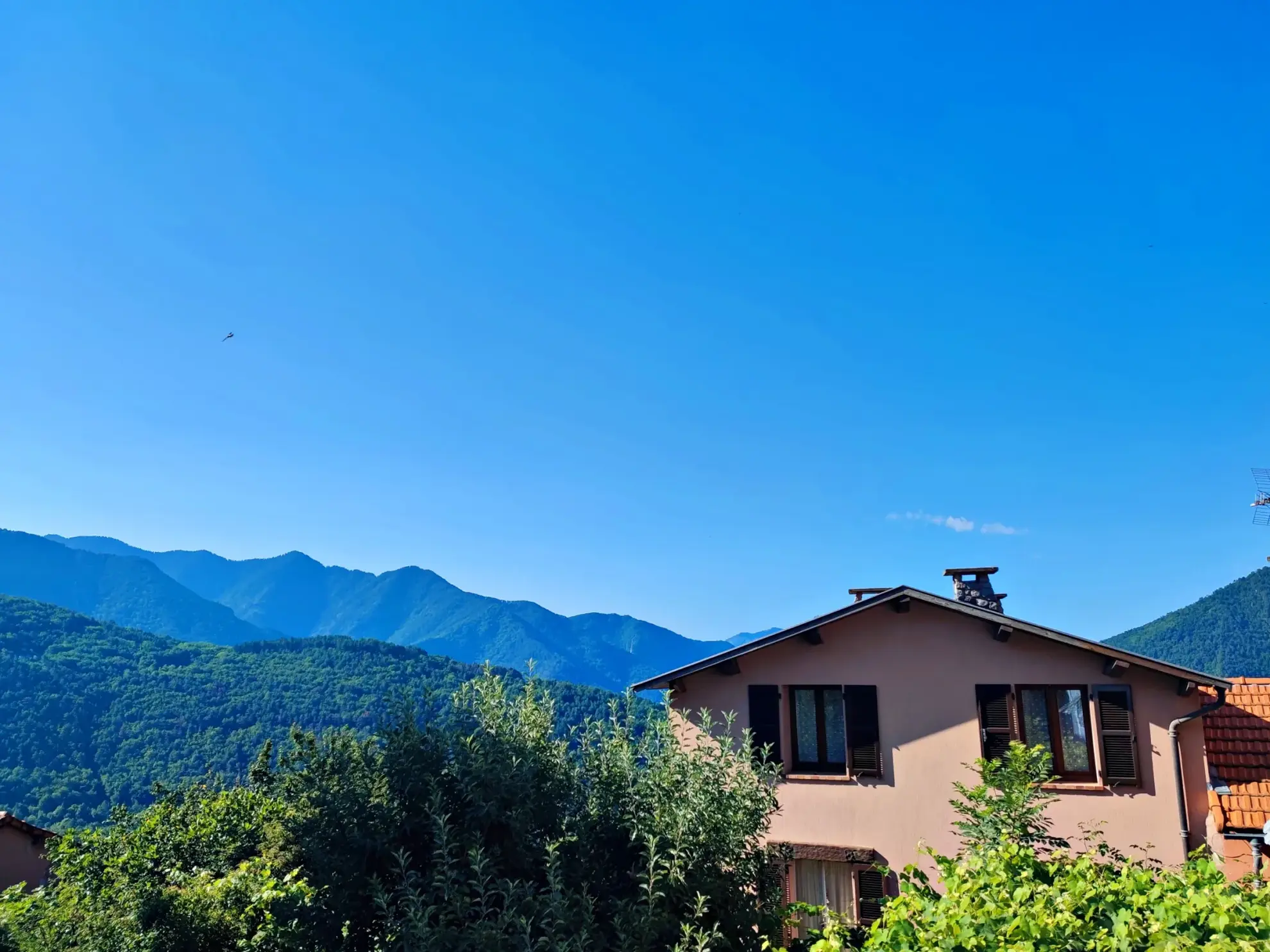 Maison de village à Belvédère de 82 m² avec studio, vue dégagée et terrain 