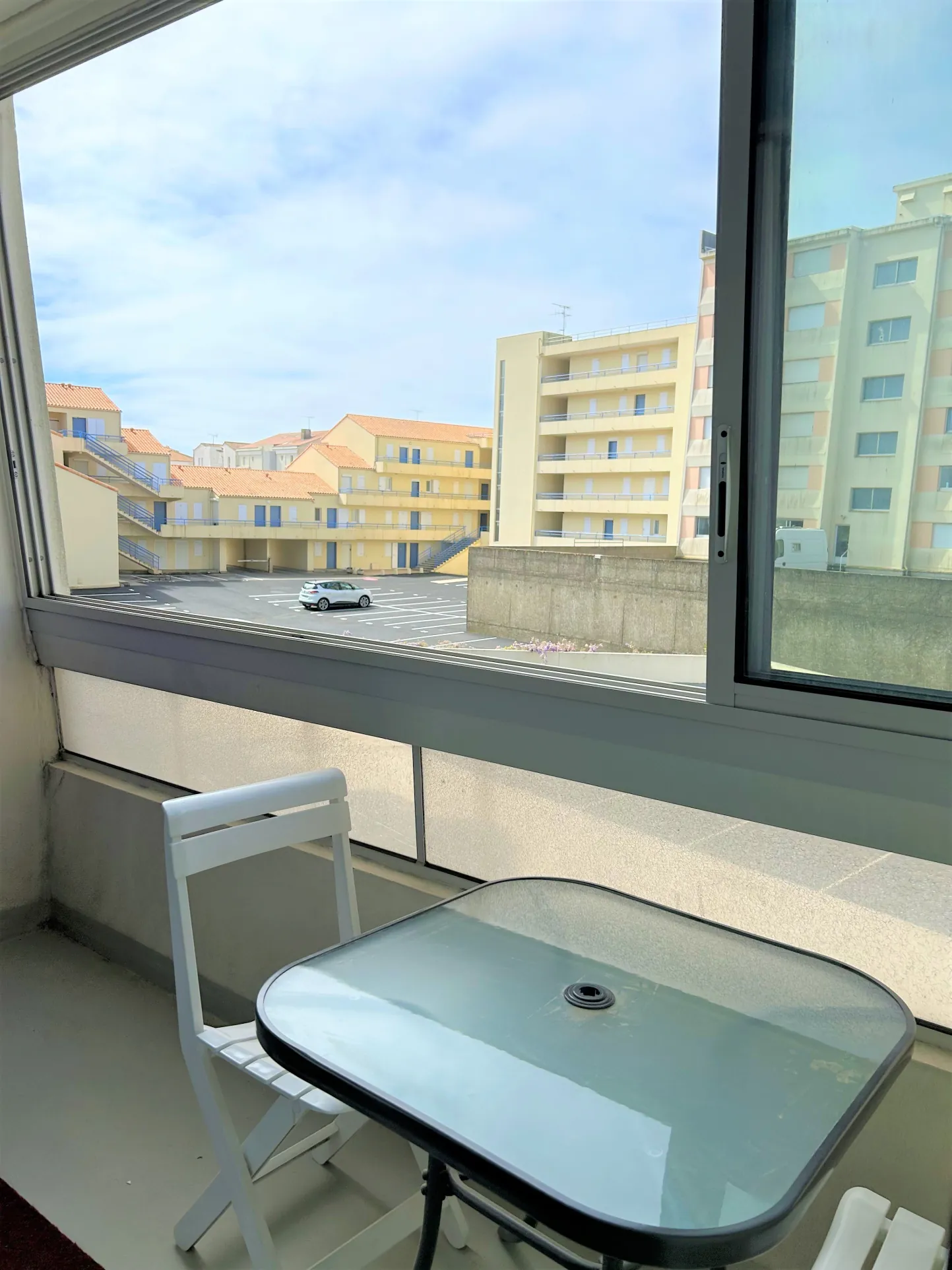 Appartement à vendre à St Hilaire de Riez près de la plage avec parking et balcon 