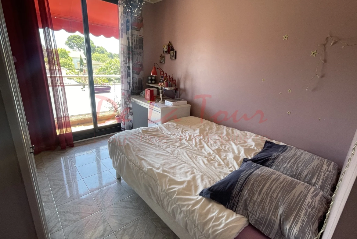 Appartement T3 avec garage, cave, piscine et court de tennis à Saint-Julien (13012) 