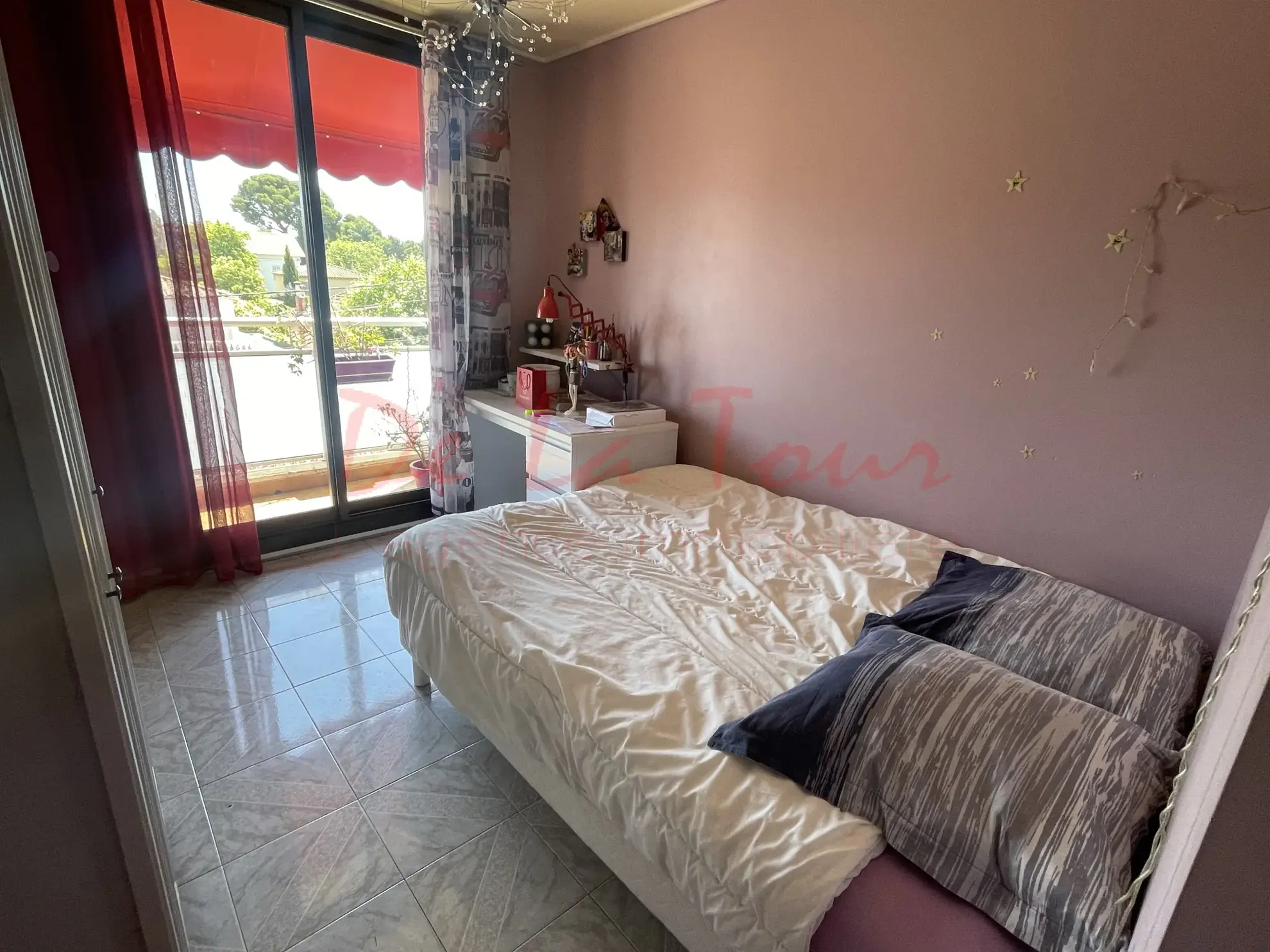 Appartement T3 avec garage, cave, piscine et court de tennis à Saint-Julien (13012) 