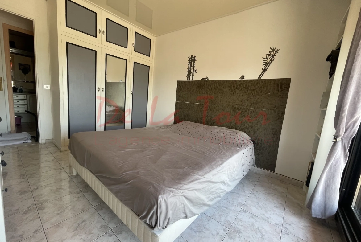 Appartement T3 avec garage, cave, piscine et court de tennis à Saint-Julien (13012) 