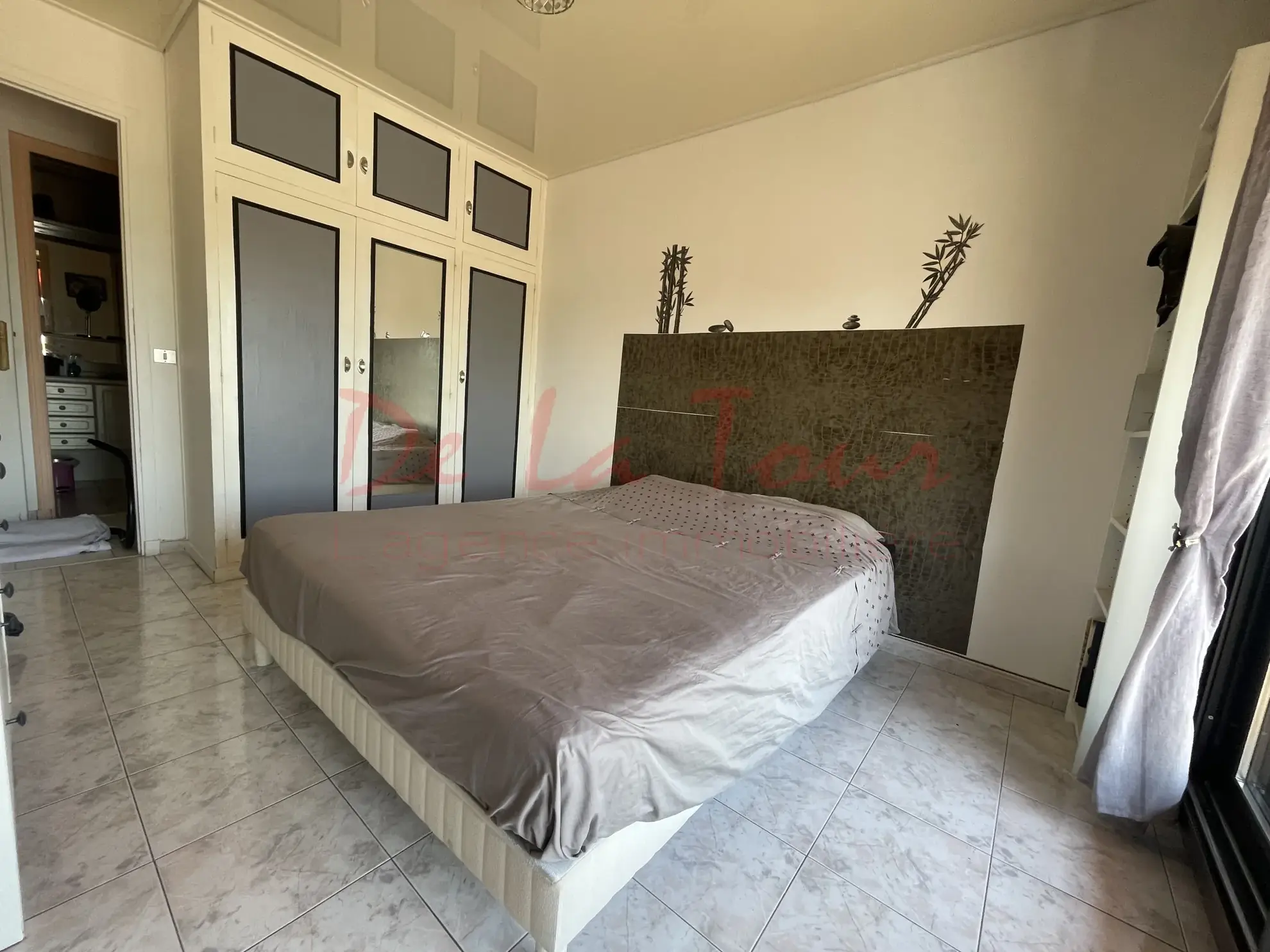 Appartement T3 avec garage, cave, piscine et court de tennis à Saint-Julien (13012) 