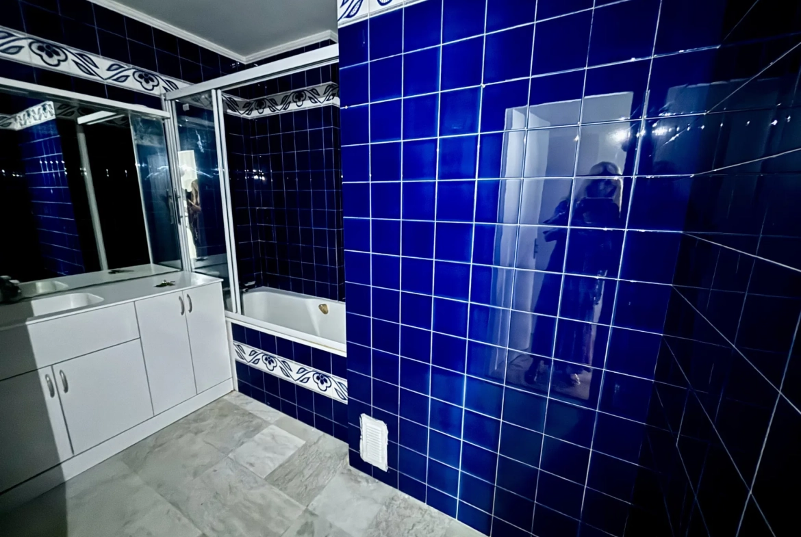Appartement T2 avec loggia et parking à Le Chesnay, calme et proche des commerces 
