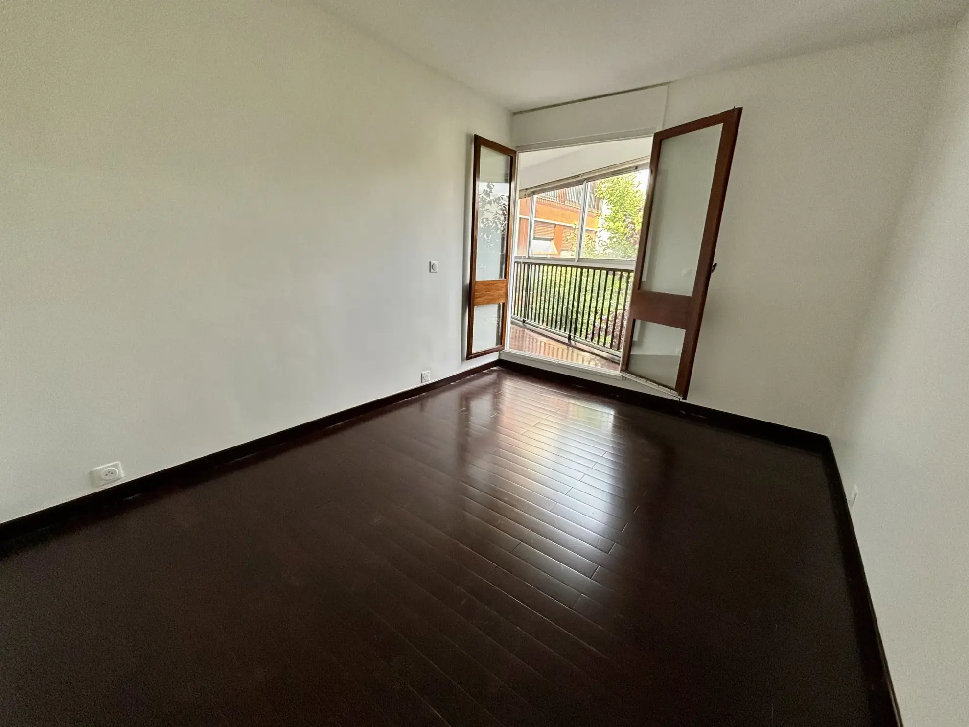 Appartement T2 avec loggia et parking à Le Chesnay, calme et proche des commerces 