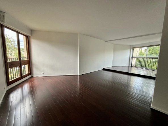 Appartement T2 avec loggia et parking à Le Chesnay, calme et proche des commerces