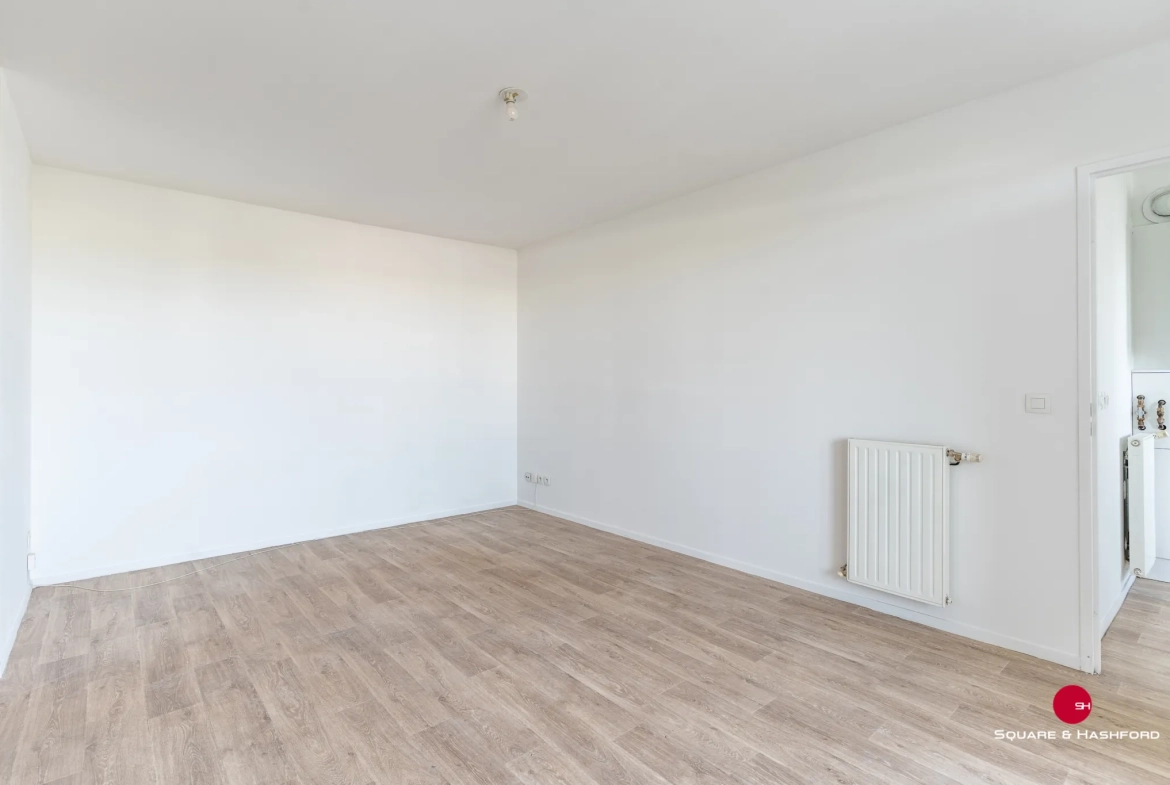 Appartement T3 avec terrasse et parking à Cenon Centre 