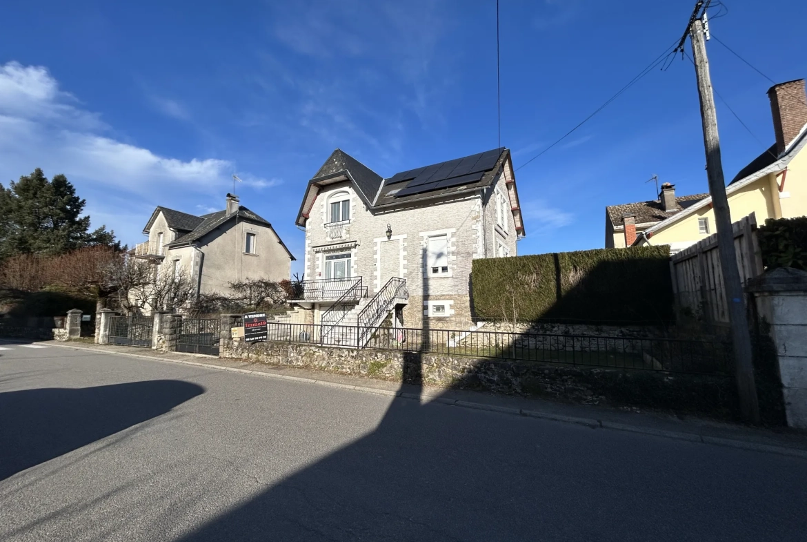 Maison à Saint Priest de Gimel en Corrèze avec piscine et 4 chambres 