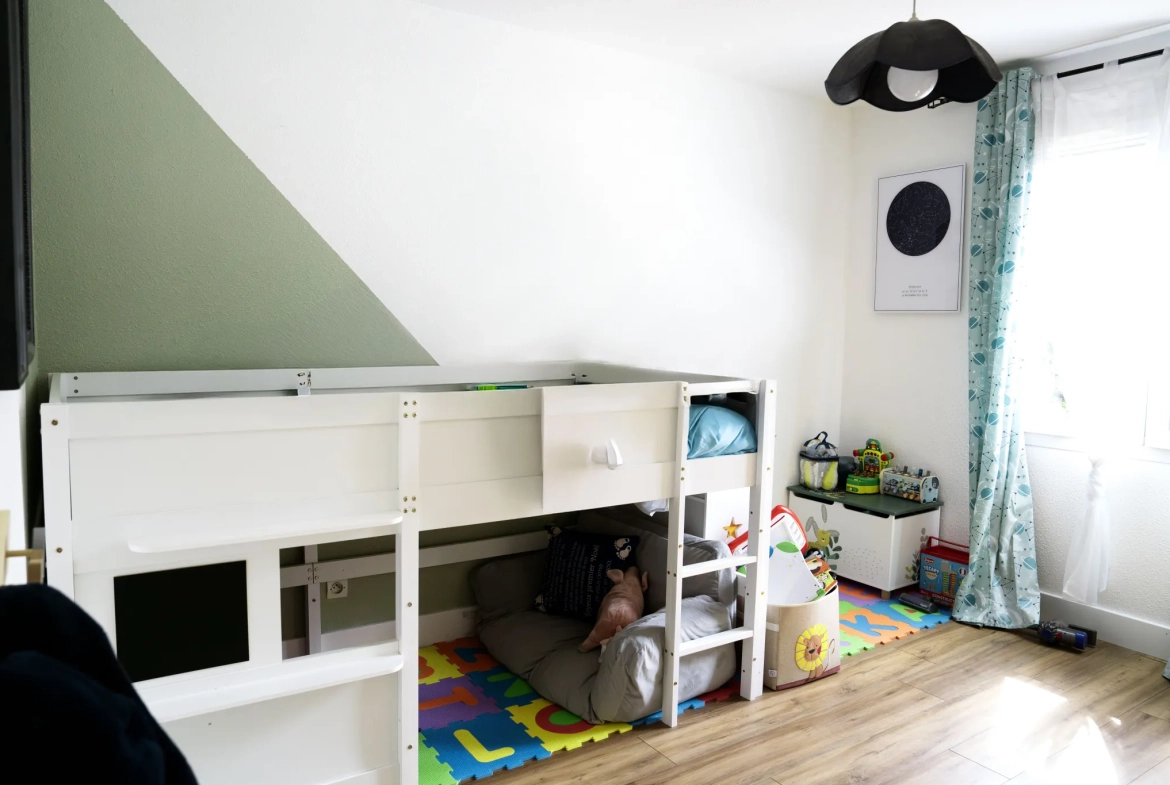 Maison de plain-pied avec piscine et jardin à Carcassonne – Excellent état 