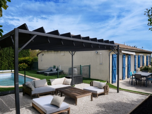 Maison de plain-pied avec piscine et jardin à Carcassonne – Excellent état