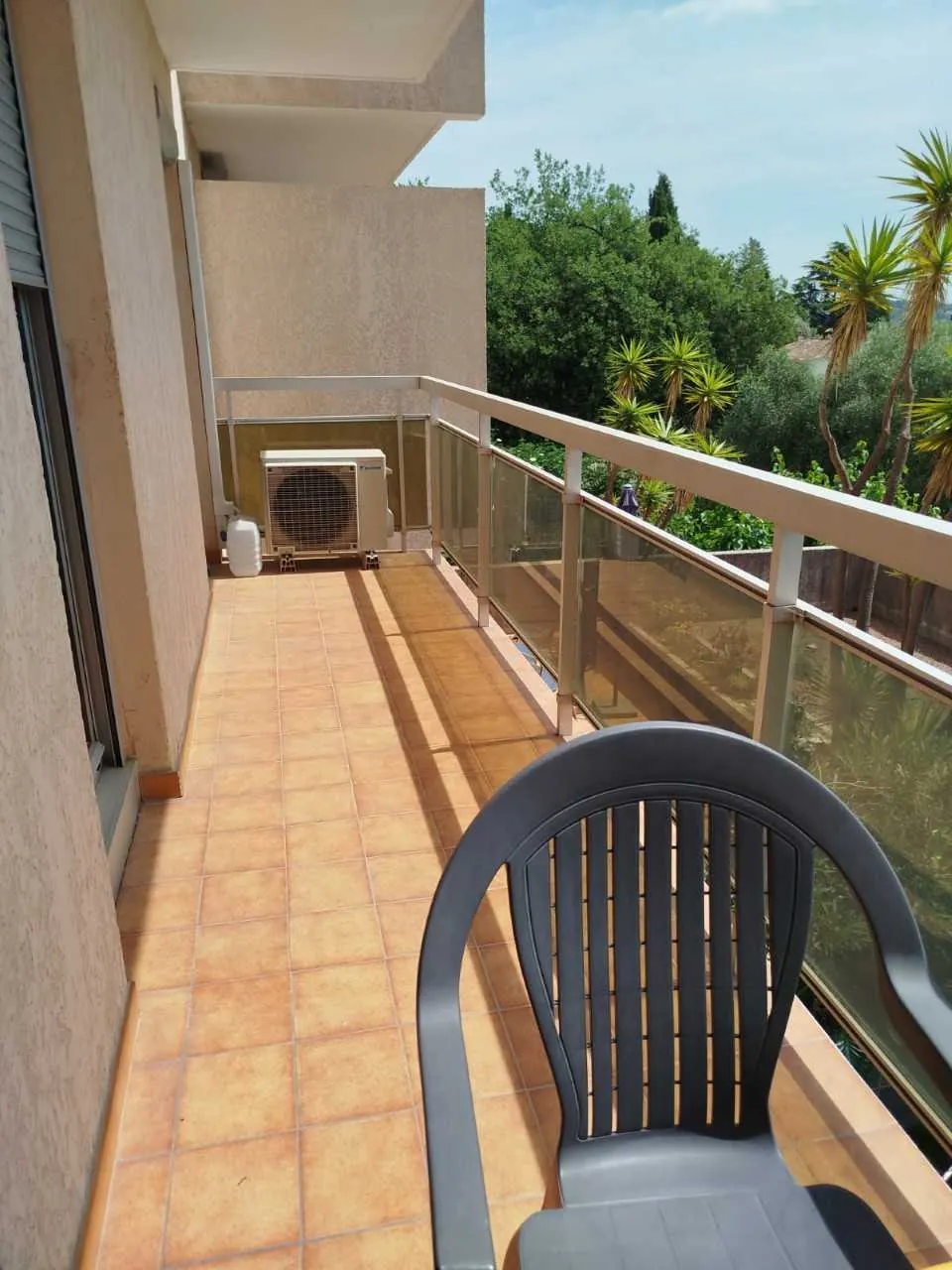 Appartement 2 pièces avec terrasse, garage et cave à Grasse - Vue sur Plascassier 