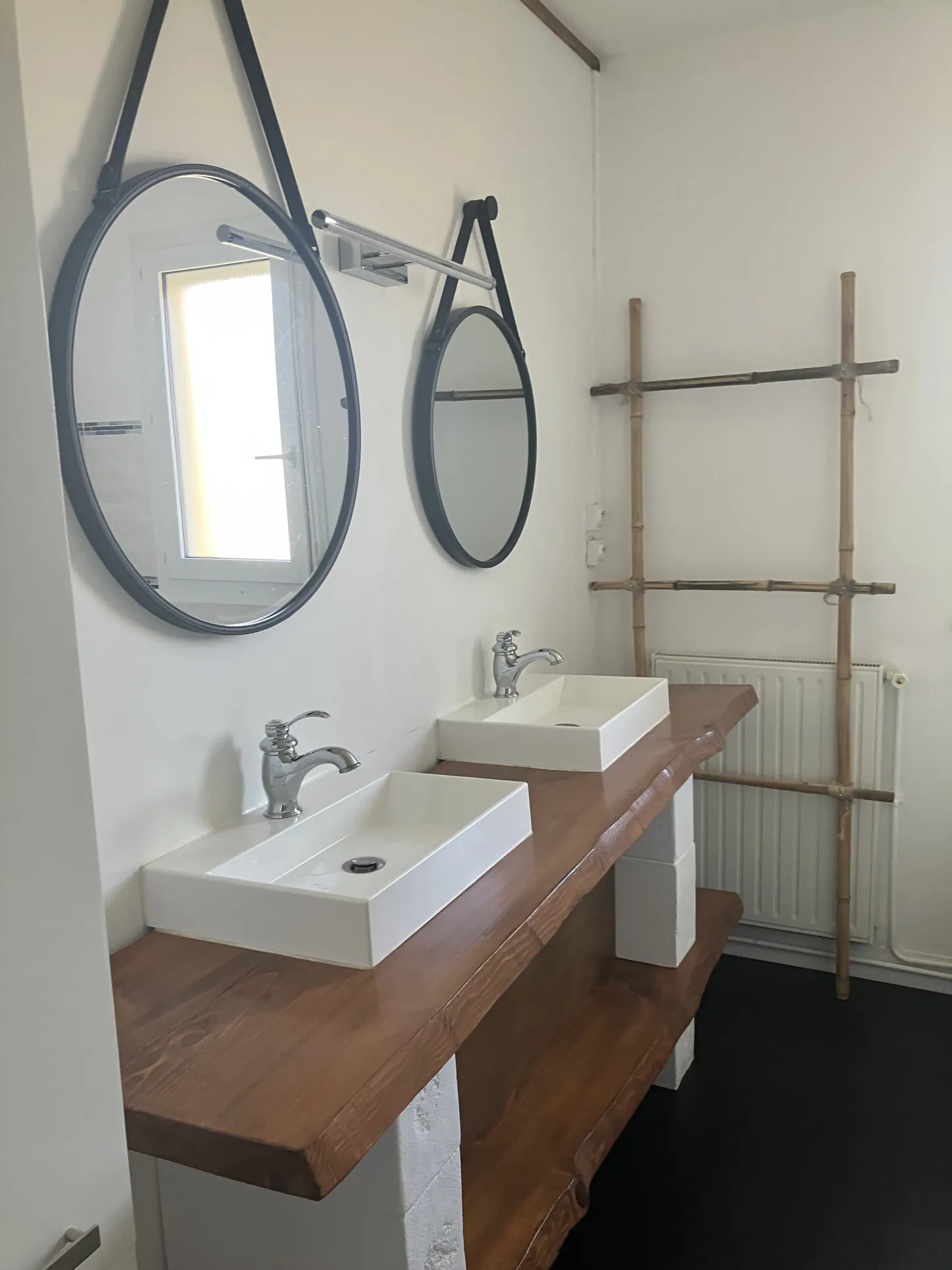 Appartement à Paimboeuf avec balcon, garage et cave - 3 chambres, proche commodités 