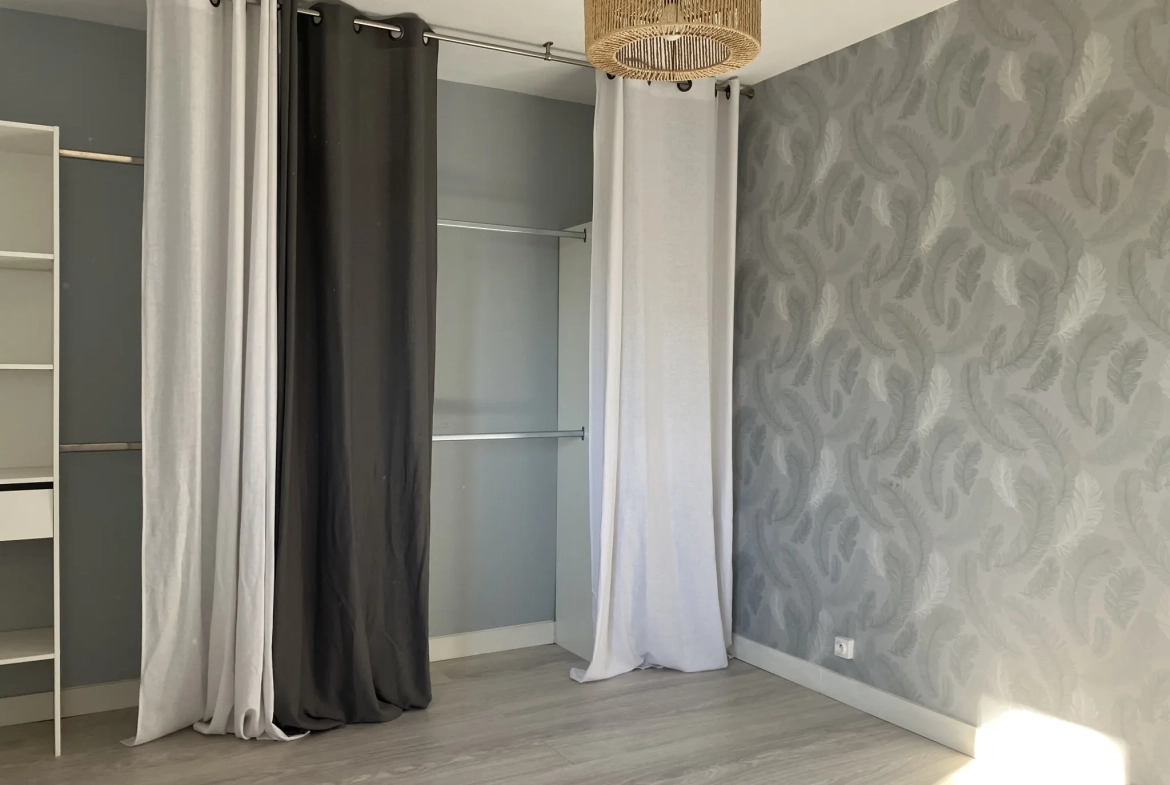 Appartement à Paimboeuf avec balcon, garage et cave - 3 chambres, proche commodités 