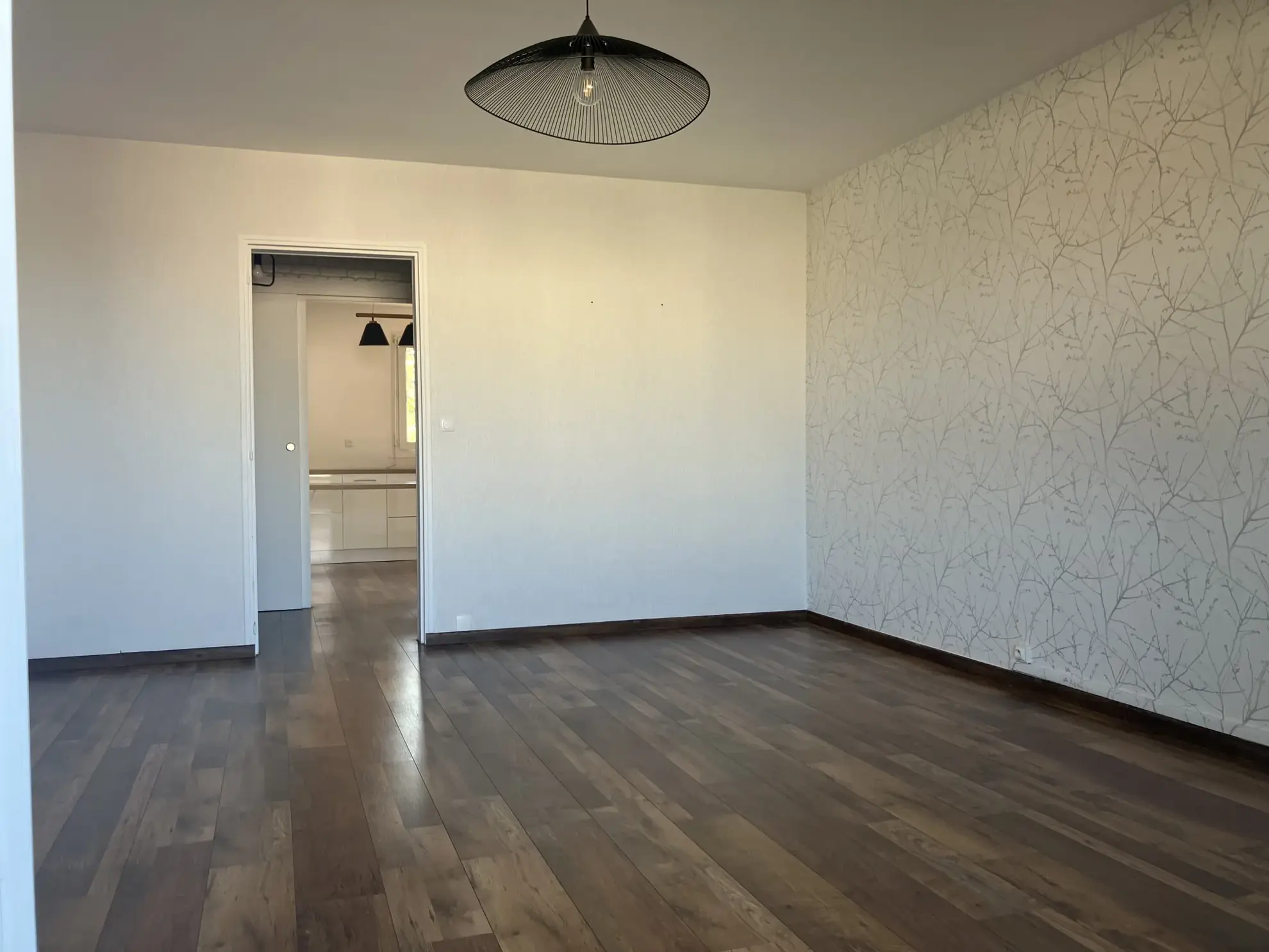 Appartement à Paimboeuf avec balcon, garage et cave - 3 chambres, proche commodités 