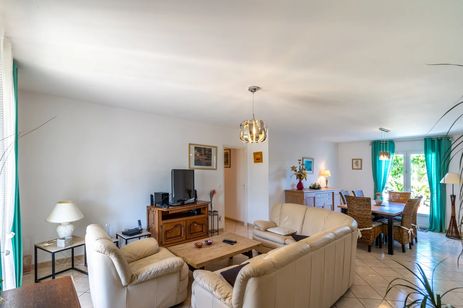 Maison de plain-pied à Chaniers avec jardin, 3 chambres, garage et terrasse 