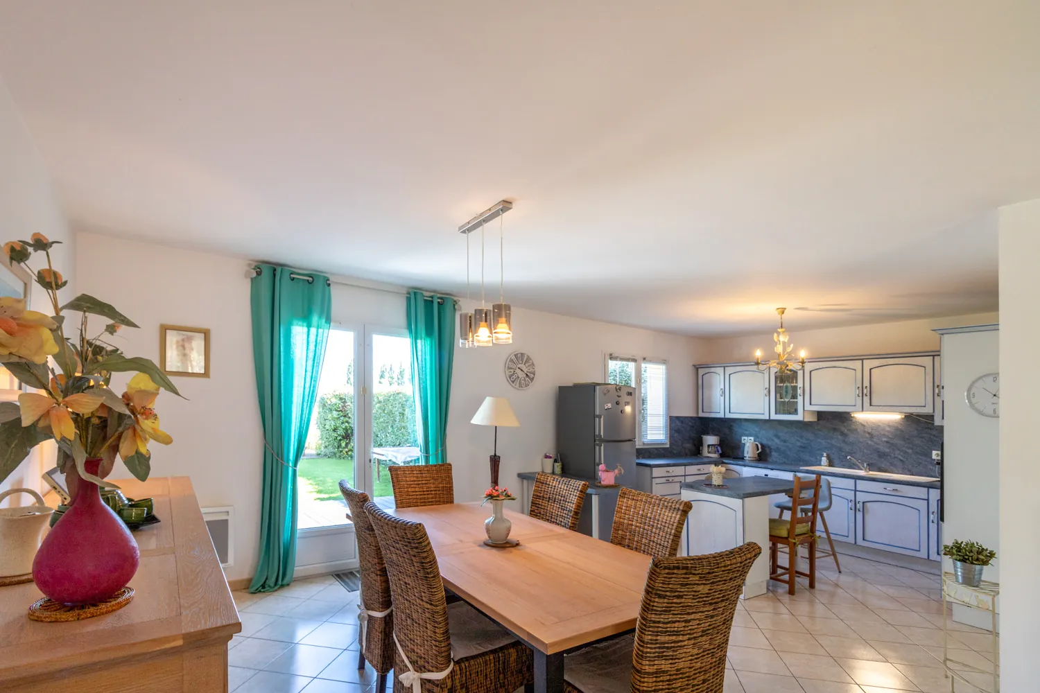 Maison de plain-pied à Chaniers avec jardin, 3 chambres, garage et terrasse 