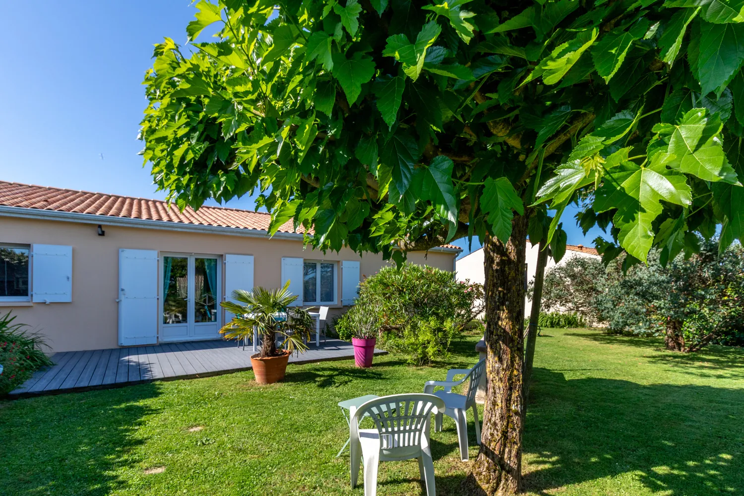 Maison de plain-pied à Chaniers avec jardin, 3 chambres, garage et terrasse 