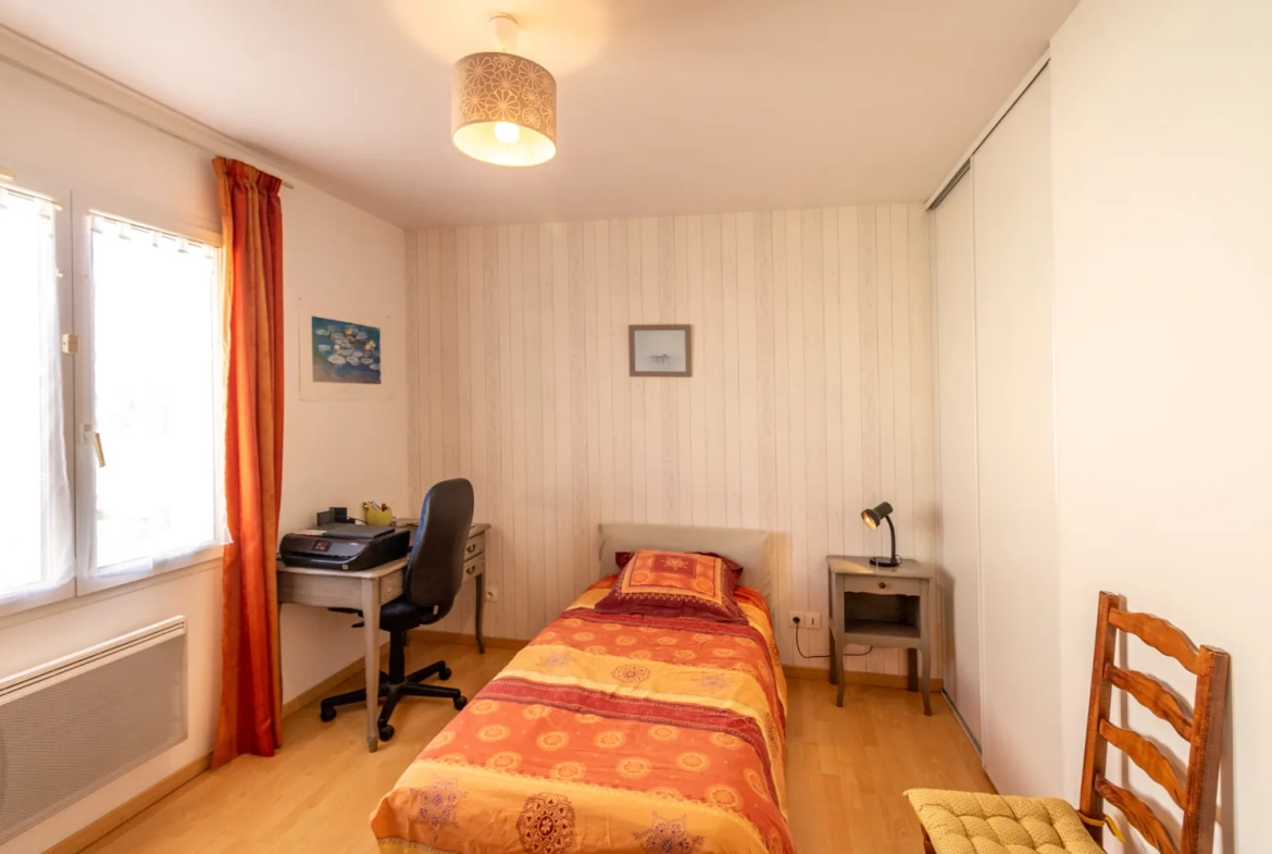Maison de plain-pied à Chaniers avec jardin, 3 chambres, garage et terrasse 