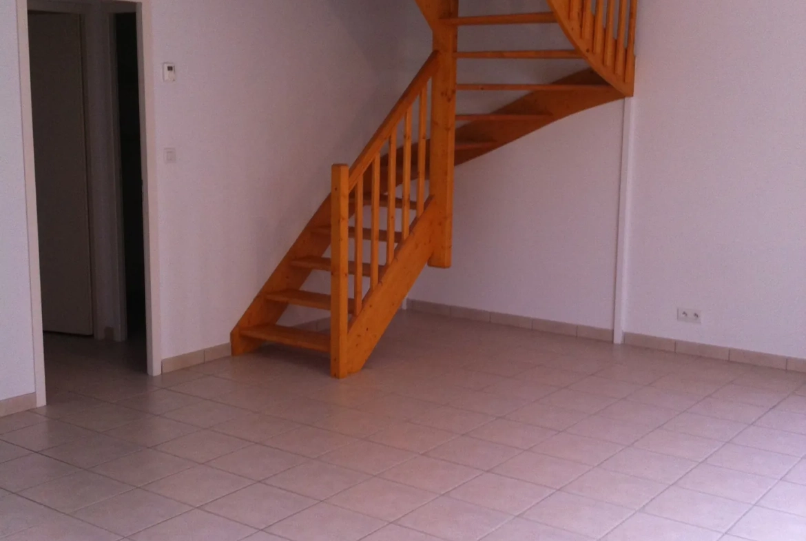 Maison jumelée à Branne de 83 m² avec jardin et 3 chambres 