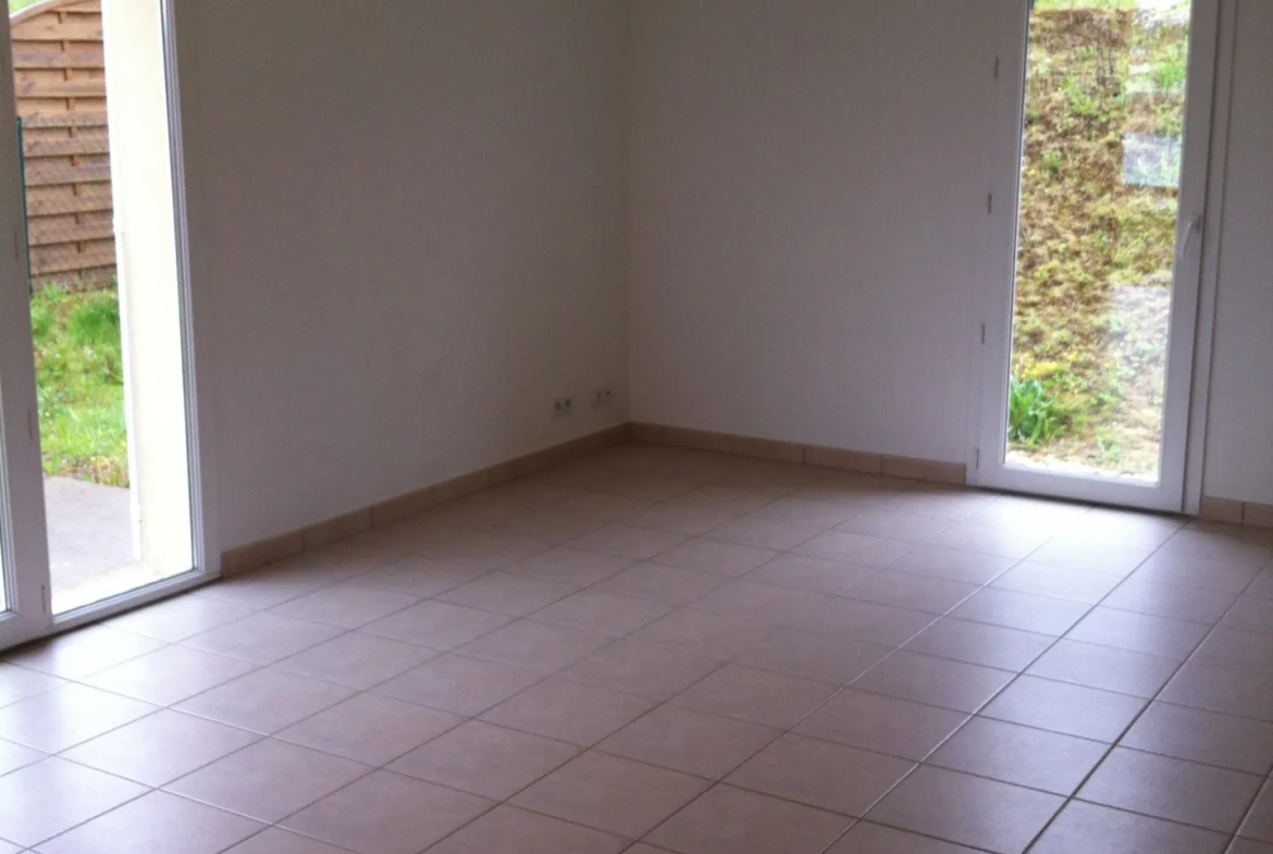 Maison jumelée à Branne de 83 m² avec jardin et 3 chambres 