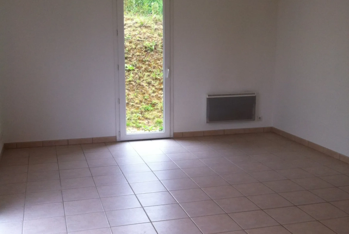 Maison jumelée à Branne de 83 m² avec jardin et 3 chambres 