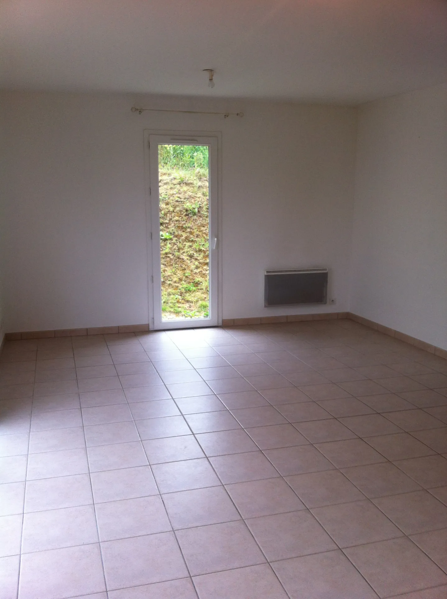 Maison jumelée à Branne de 83 m² avec jardin et 3 chambres 