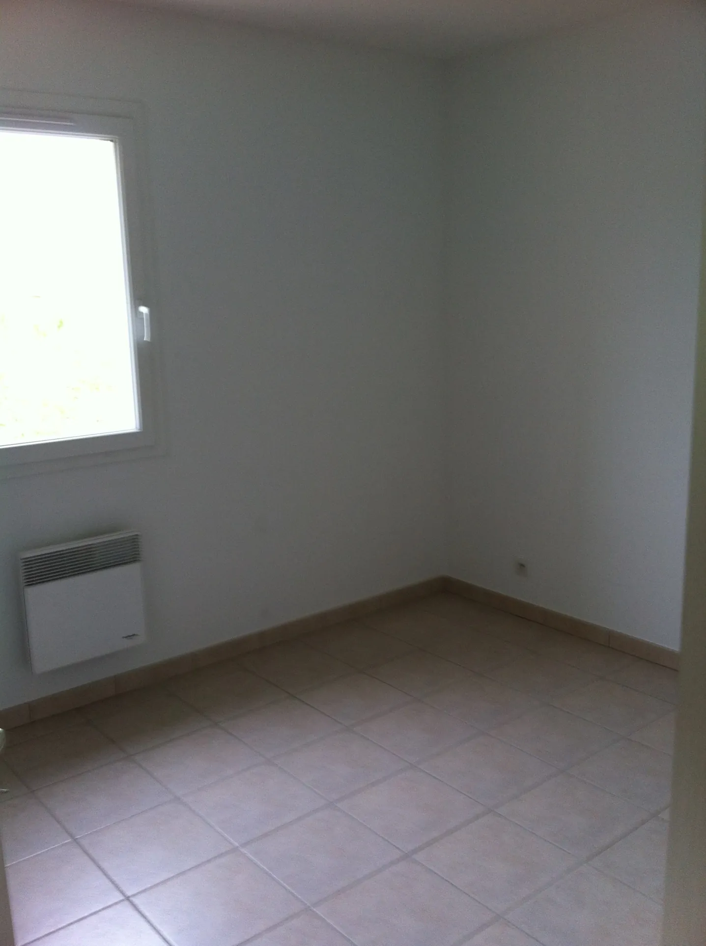 Maison jumelée à Branne de 83 m² avec jardin et 3 chambres 