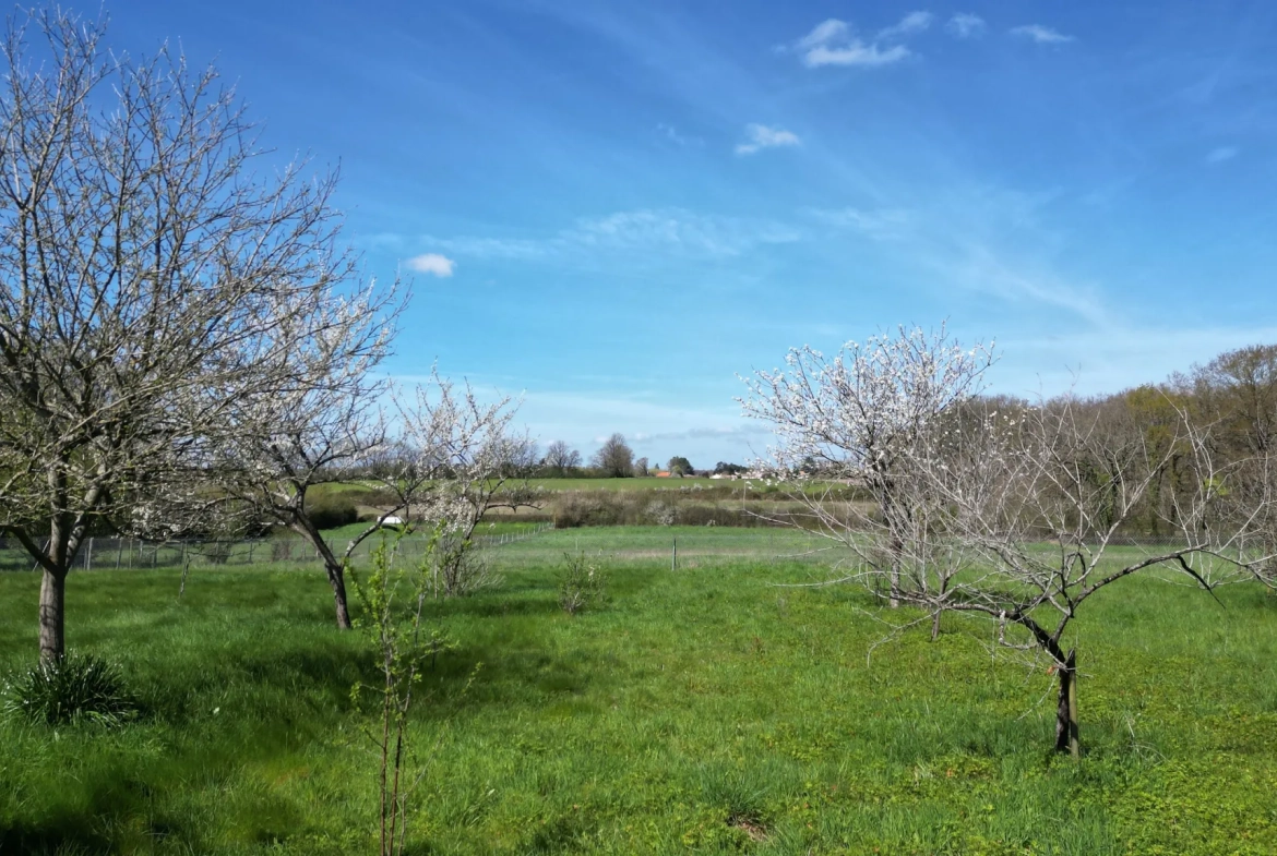 Terrain à bâtir de 1200 m2 avec vue exceptionnelle à Mignaloux-Beauvoir 