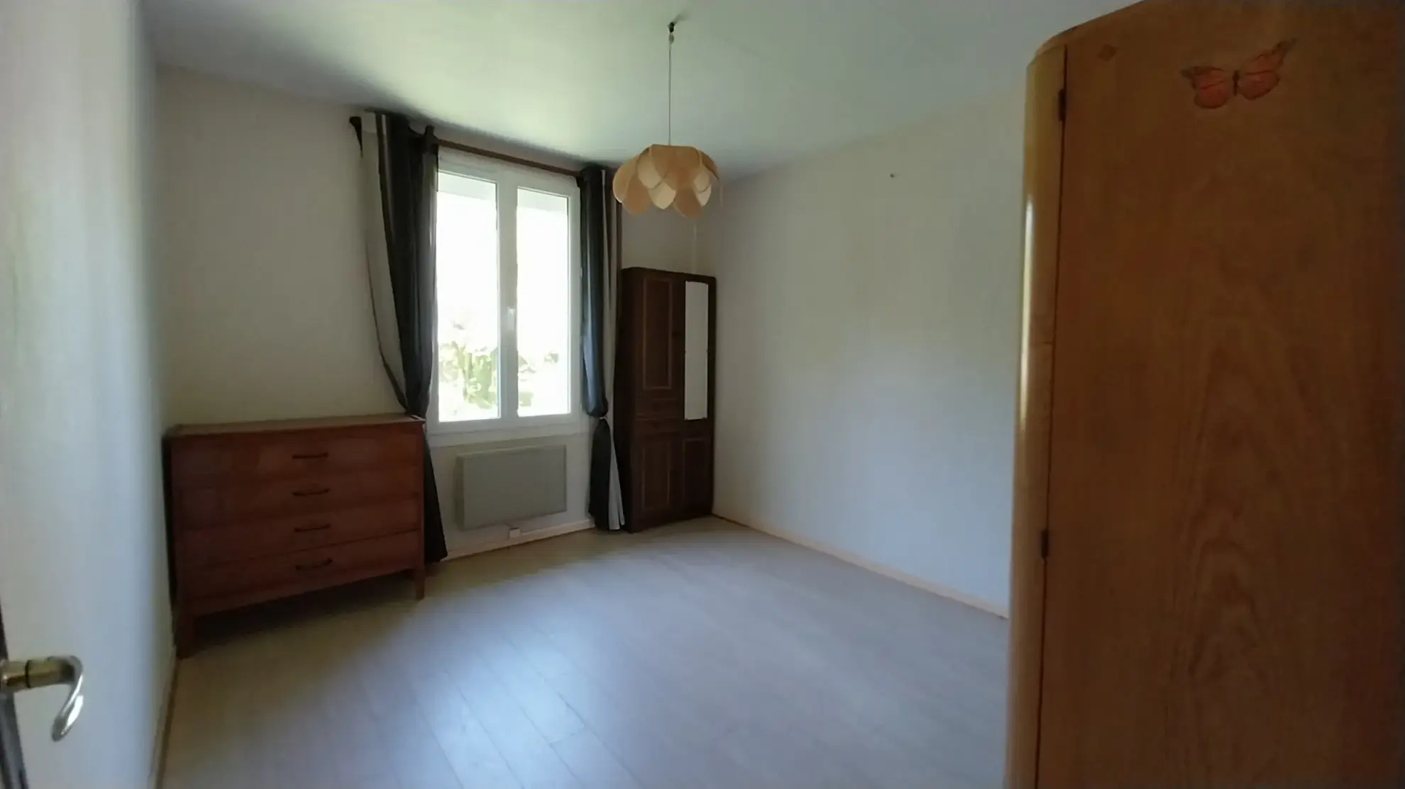 Maison de plain-pied avec 4 chambres, garage et jardin à Ribérac 
