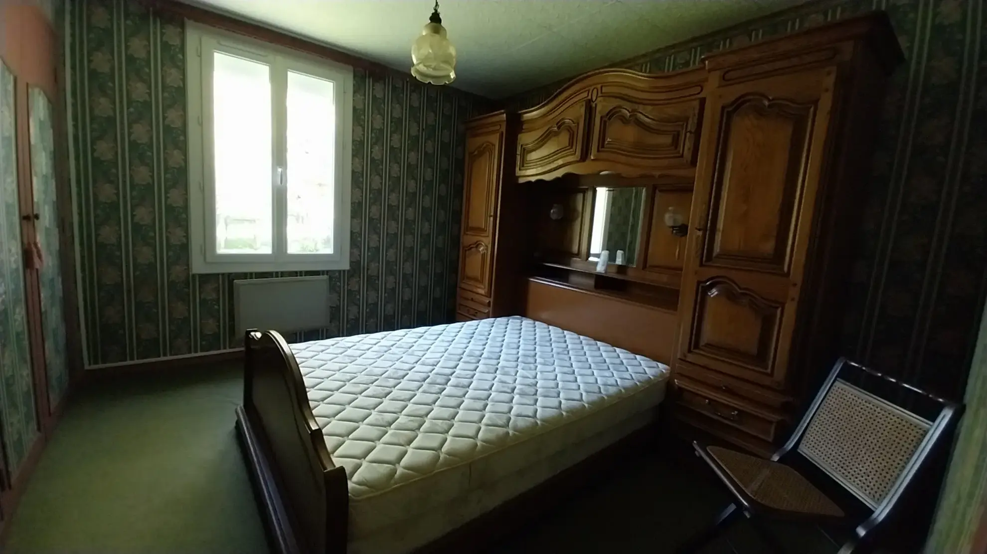 Maison de plain-pied avec 4 chambres, garage et jardin à Ribérac 