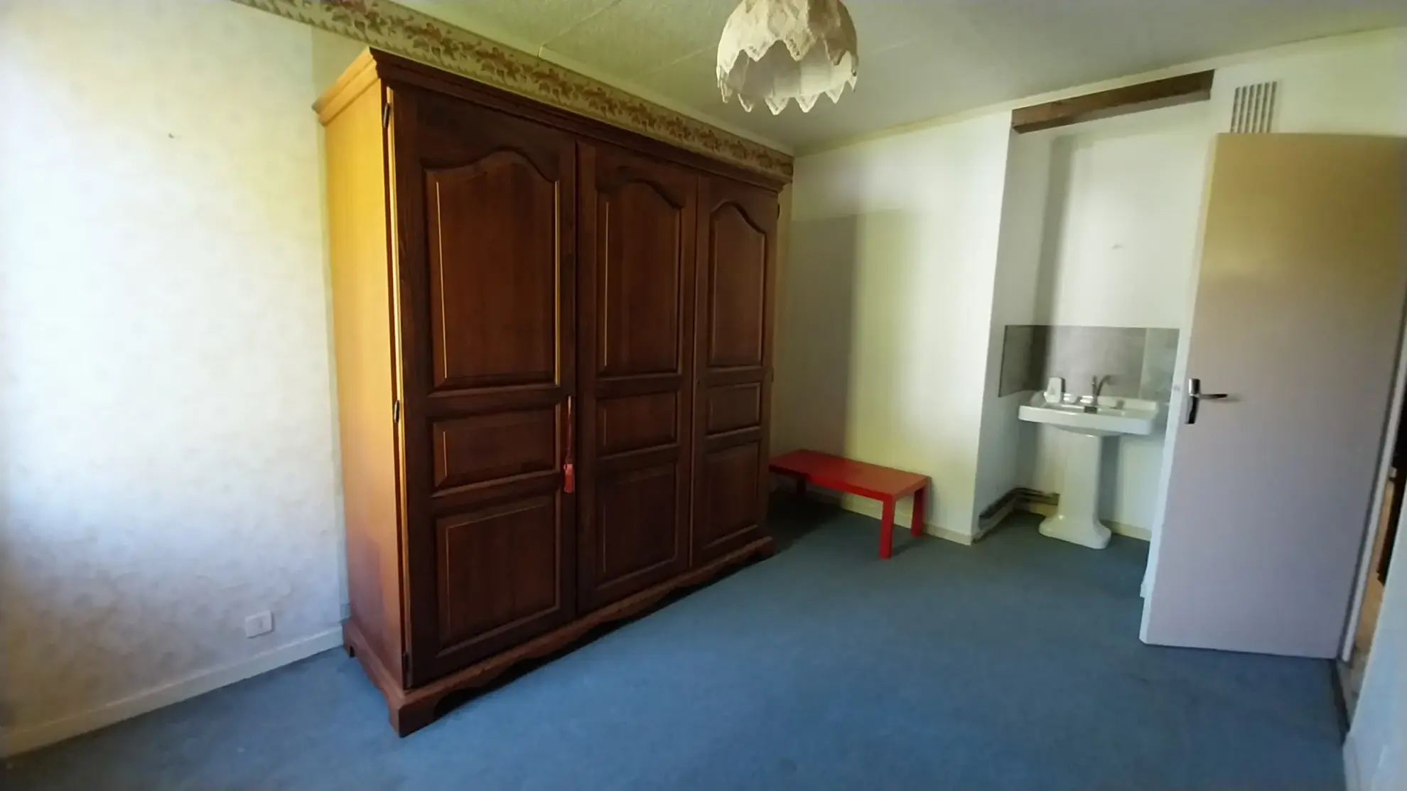Maison de plain-pied avec 4 chambres, garage et jardin à Ribérac 