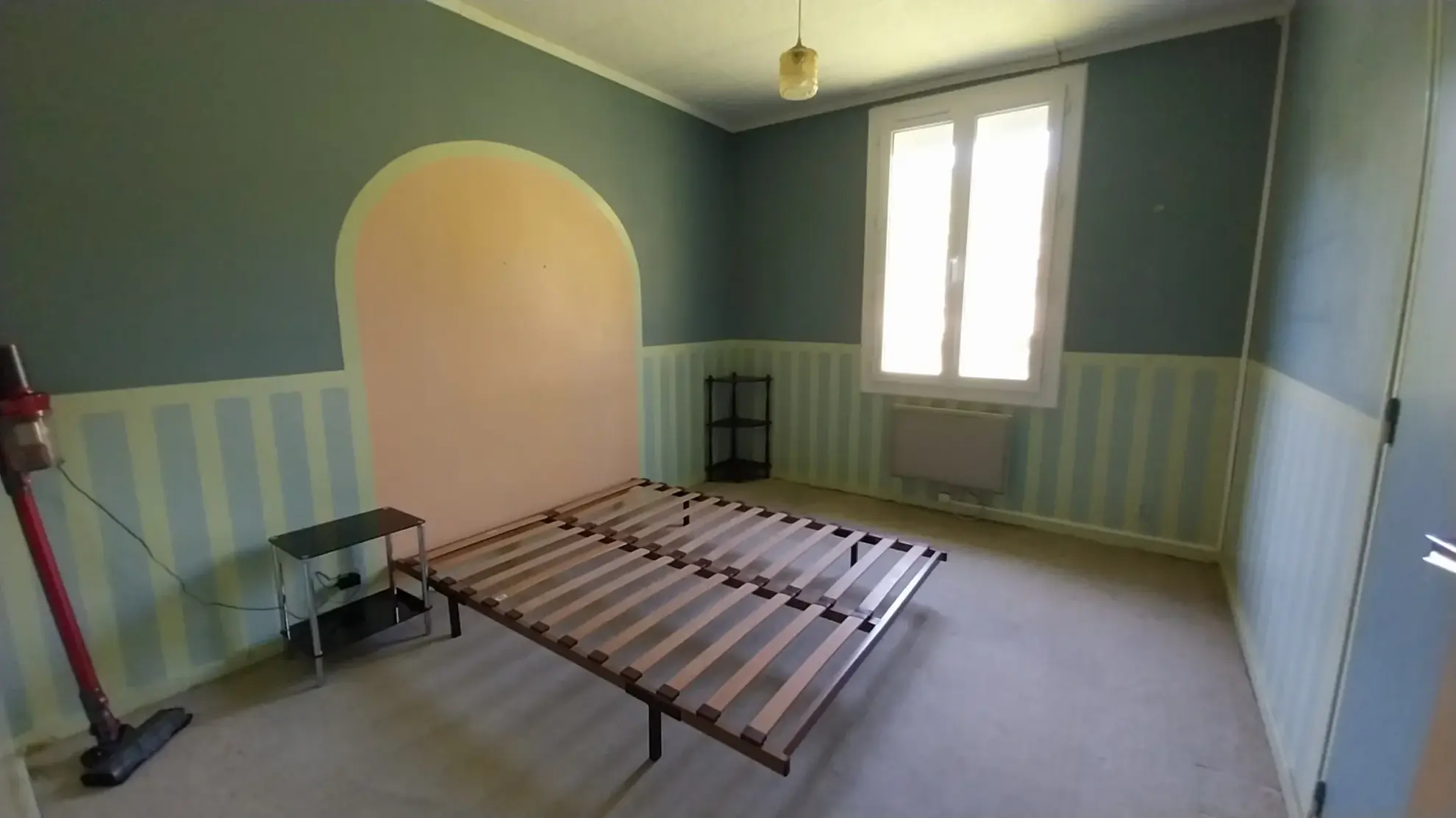 Maison de plain-pied avec 4 chambres, garage et jardin à Ribérac 