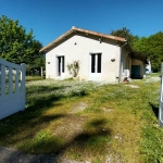 Maison de plain-pied 4 chambres avec garage sur environ 1400m² entre Ribérac et Saint-Astier
