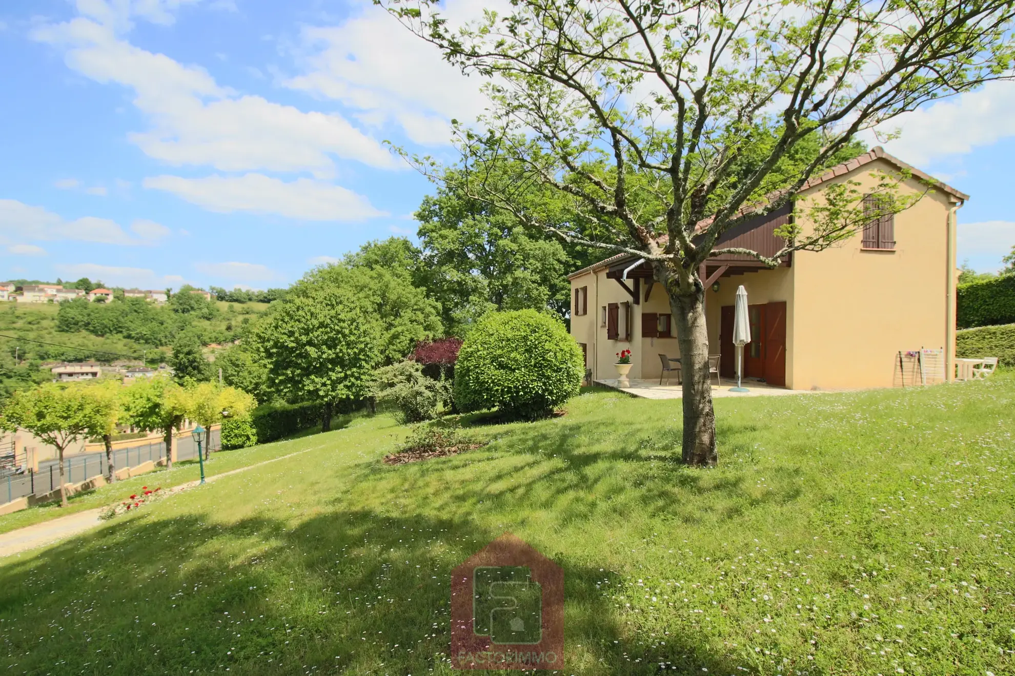 Belle maison d'architecte avec vue imprenable sur Puy l'évêque 