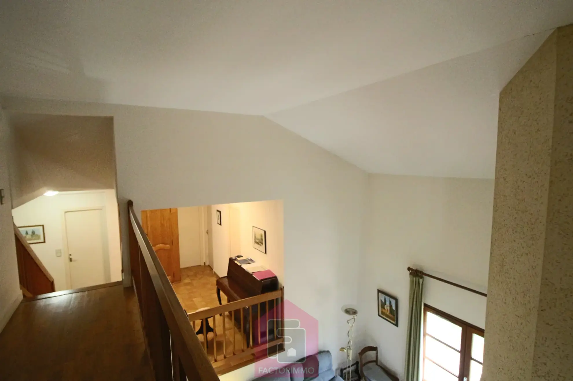 Belle maison d'architecte avec vue imprenable sur Puy l'évêque 