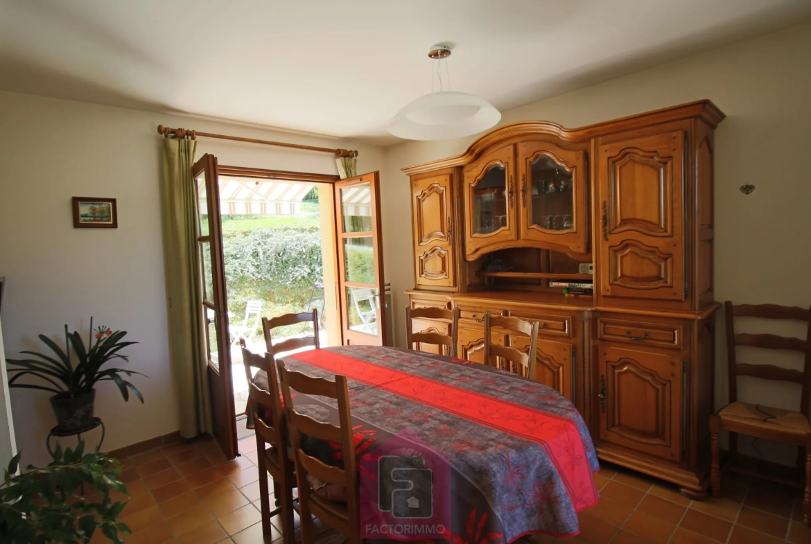 Belle maison d'architecte avec vue imprenable sur Puy l'évêque 