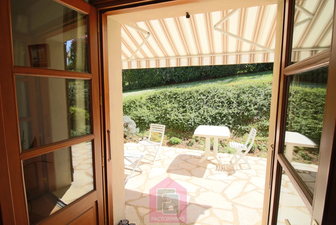 Belle maison d'architecte avec vue imprenable sur Puy l'évêque 