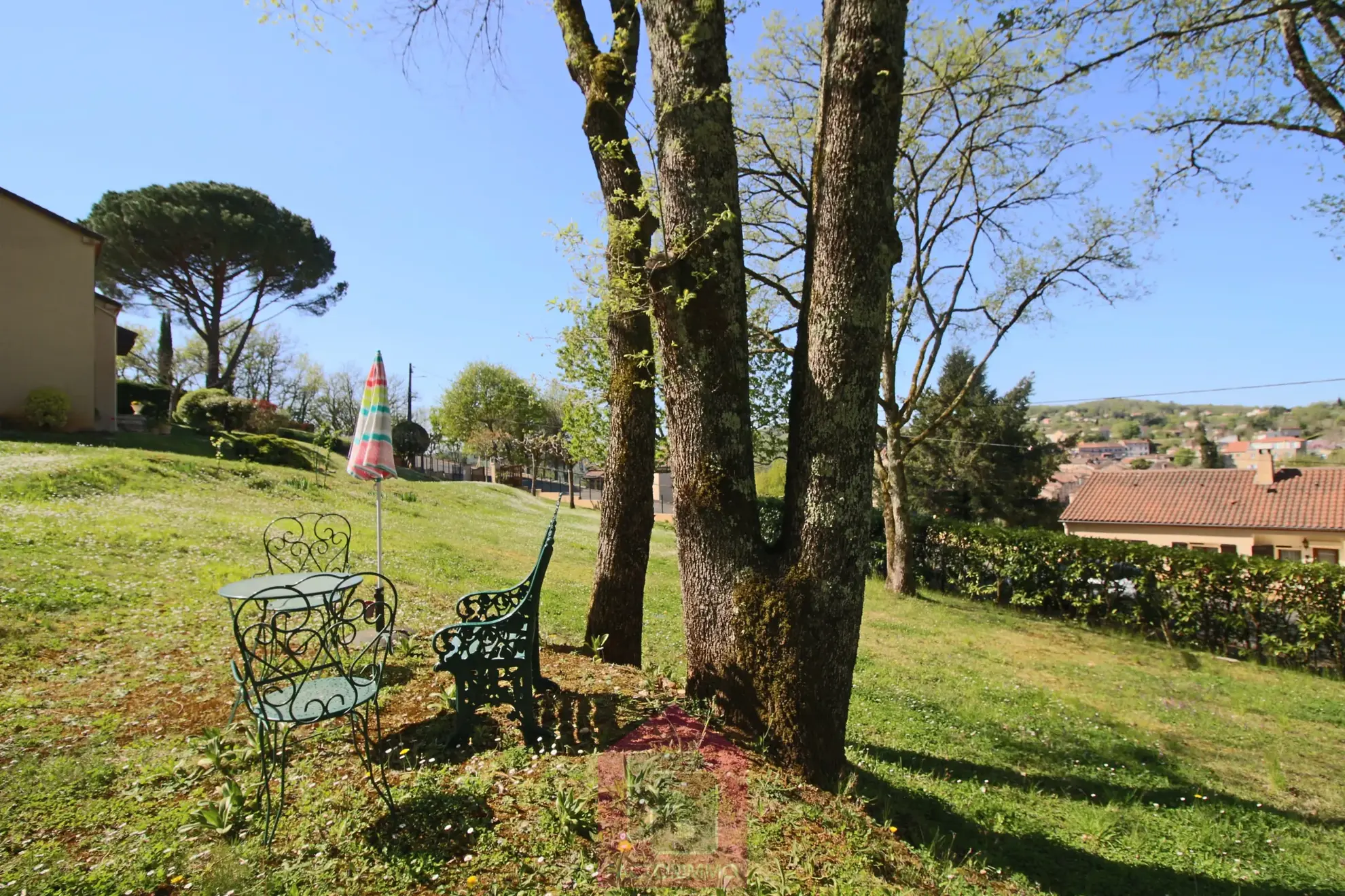 Belle maison d'architecte avec vue imprenable sur Puy l'évêque 