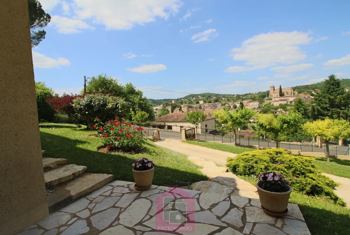Belle maison d'architecte avec vue imprenable sur Puy l'évêque 