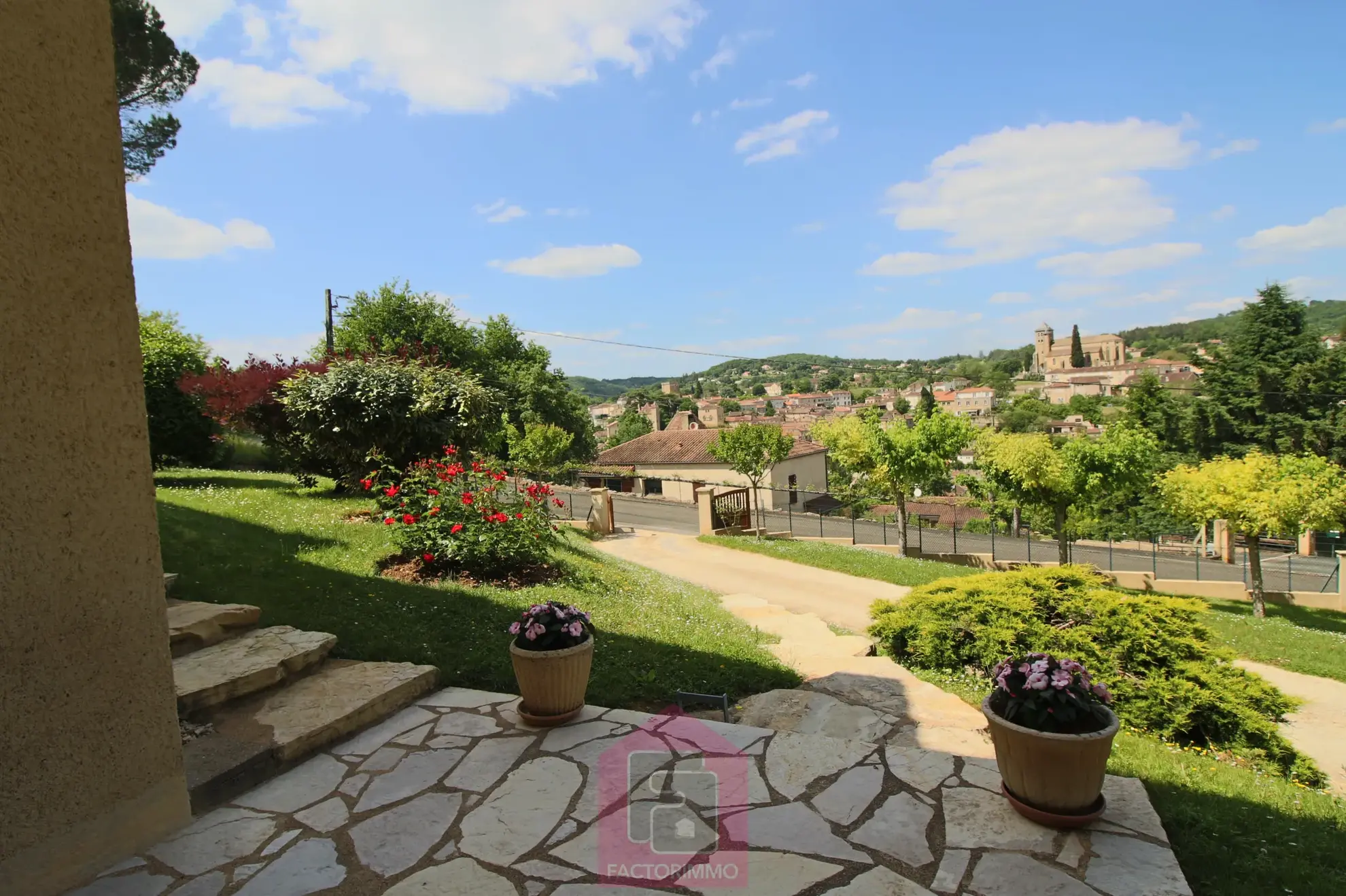 Belle maison d'architecte avec vue imprenable sur Puy l'évêque 