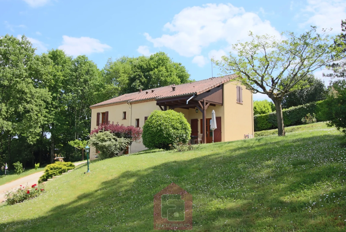 Belle maison d'architecte avec vue imprenable sur Puy l'évêque 