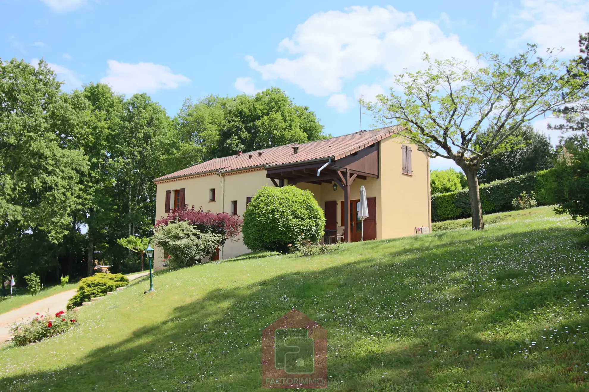 Belle maison d'architecte avec vue imprenable sur Puy l'évêque 