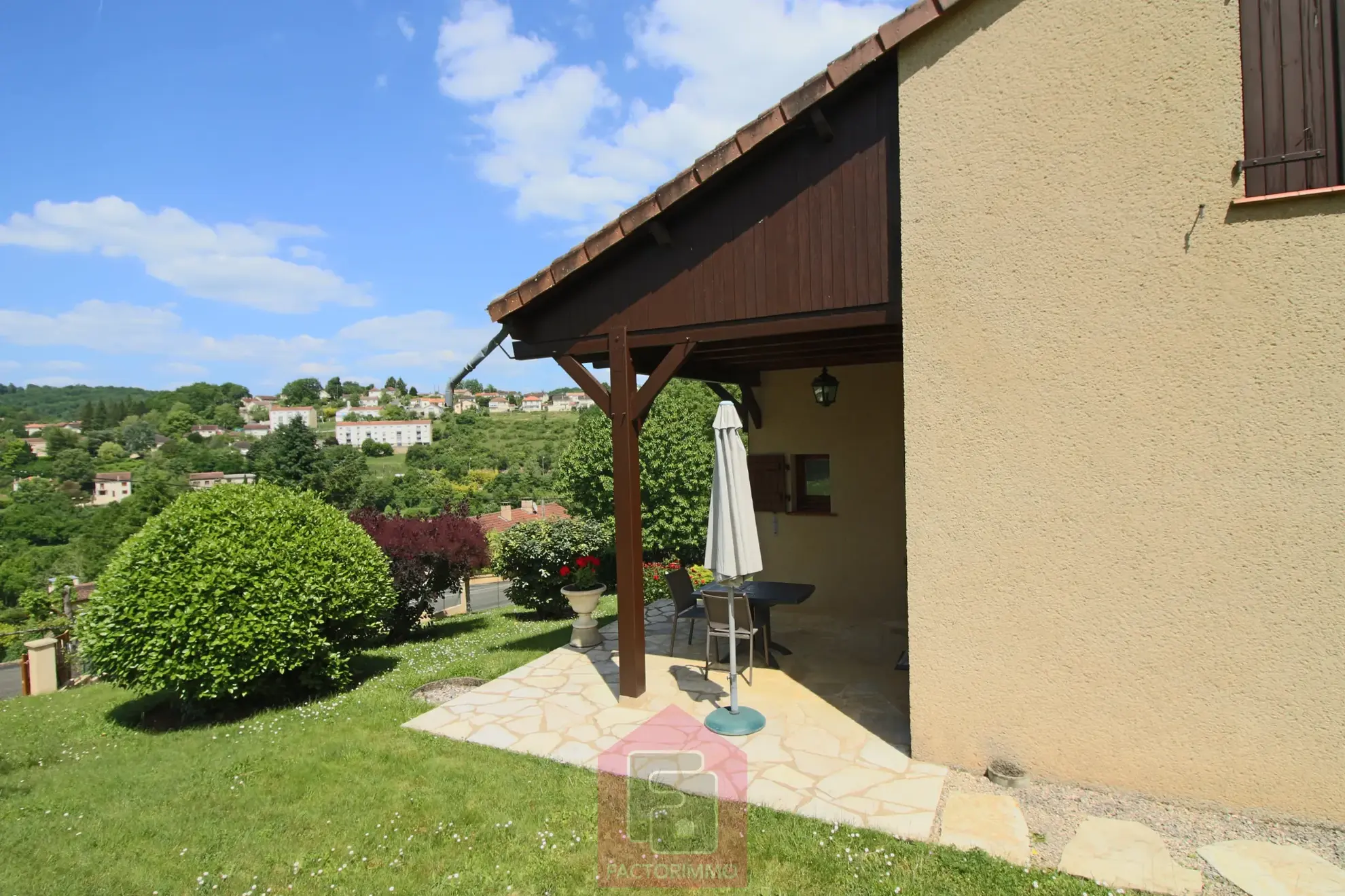 Belle maison d'architecte avec vue imprenable sur Puy l'évêque 