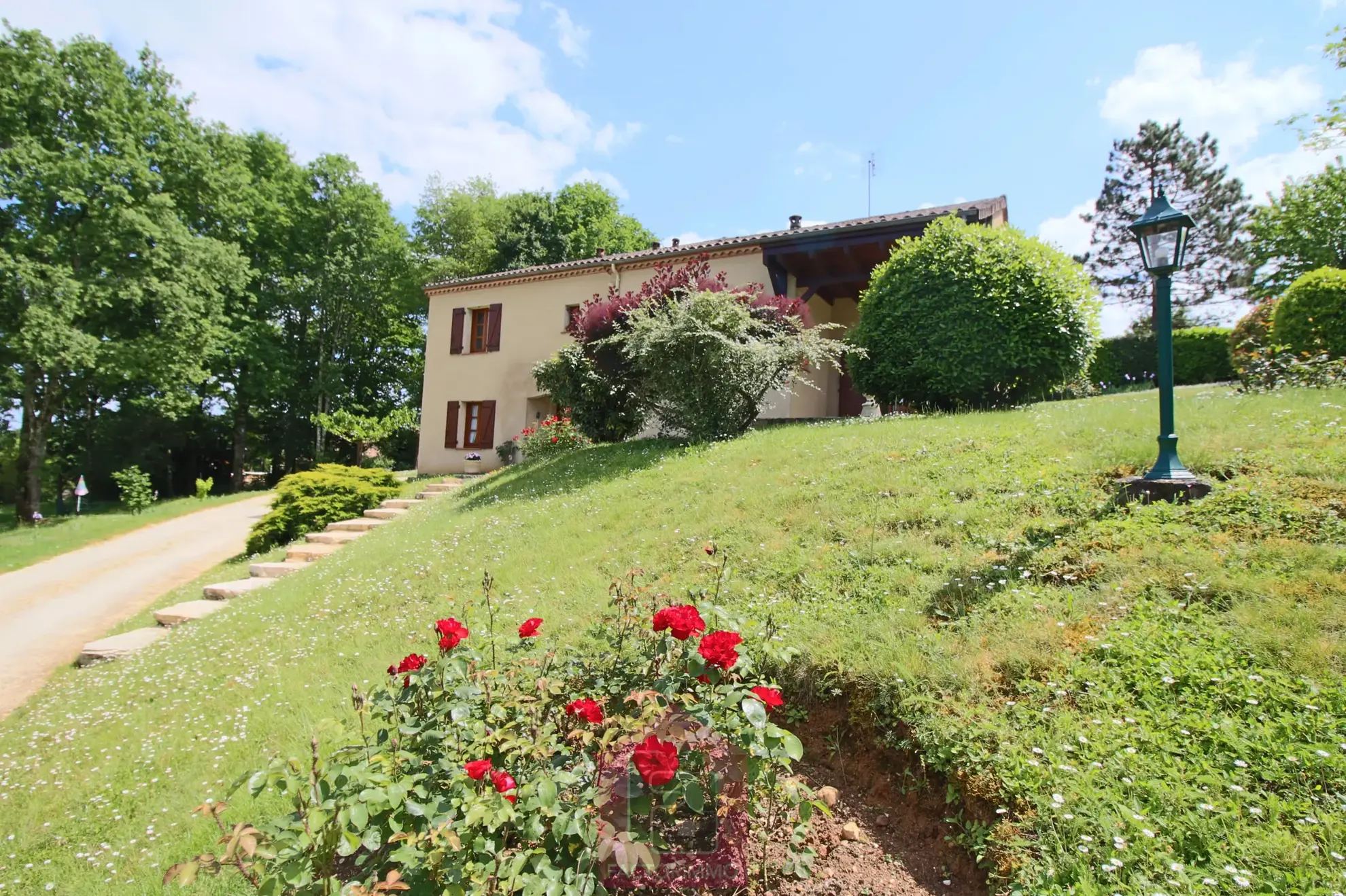 Belle maison d'architecte avec vue imprenable sur Puy l'évêque 