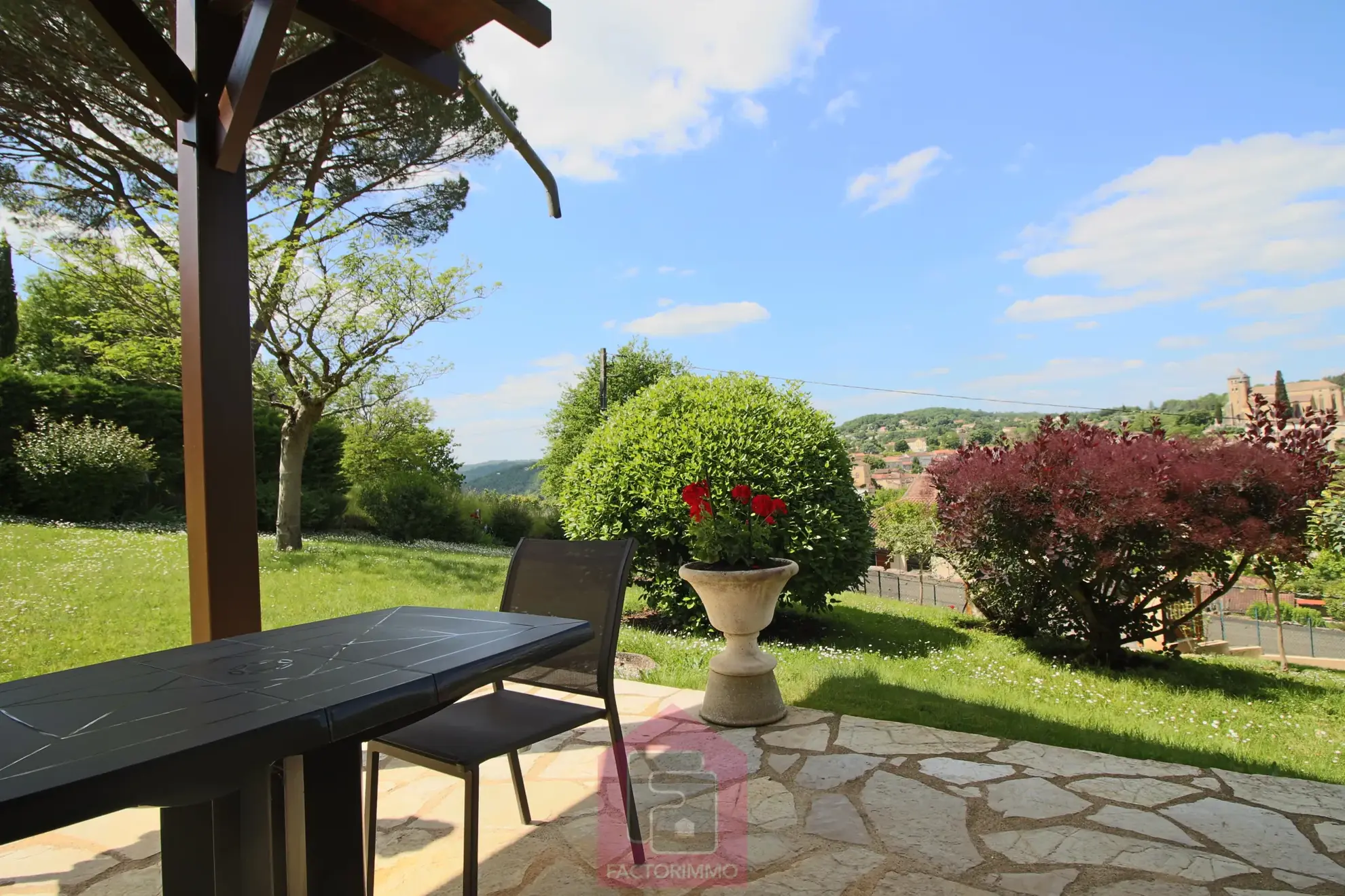 Belle maison d'architecte avec vue imprenable sur Puy l'évêque 