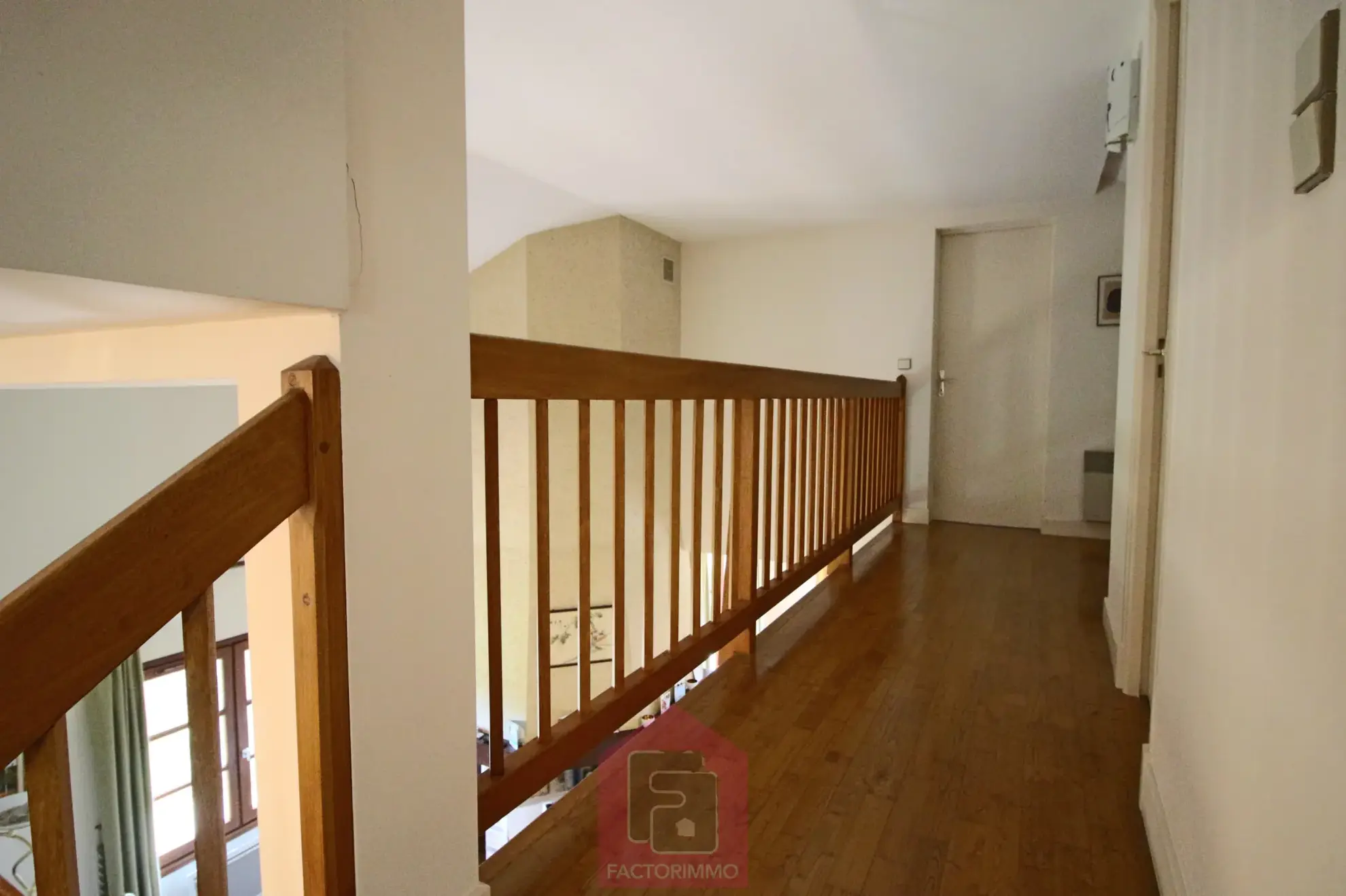 Belle maison d'architecte avec vue imprenable sur Puy l'évêque 