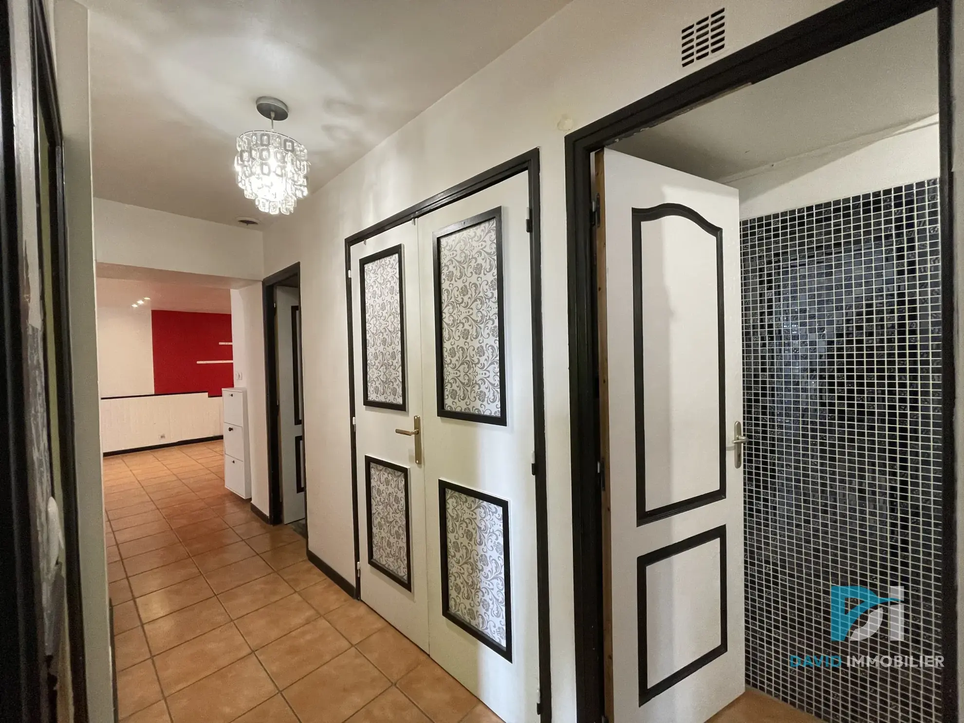 Appartement T3 rénové de 65 m² en rez-de-chaussée à Florensac 
