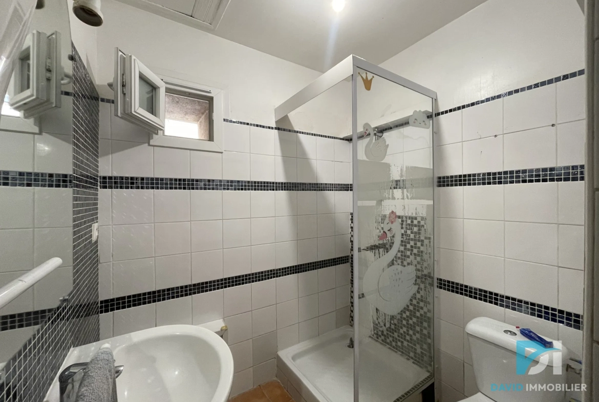 Appartement T3 rénové de 65 m² en rez-de-chaussée à Florensac 