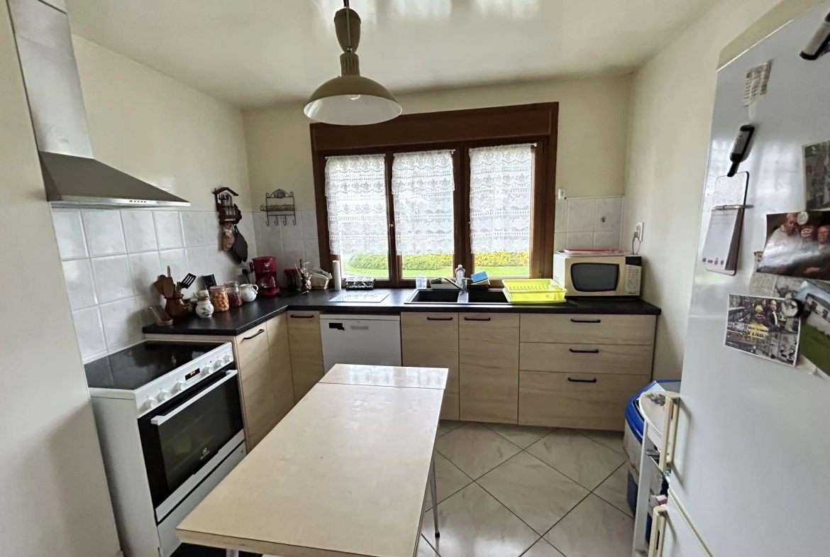 Maison lumineuse à vendre à Augny avec grand terrain et garage, proximité Metz 
